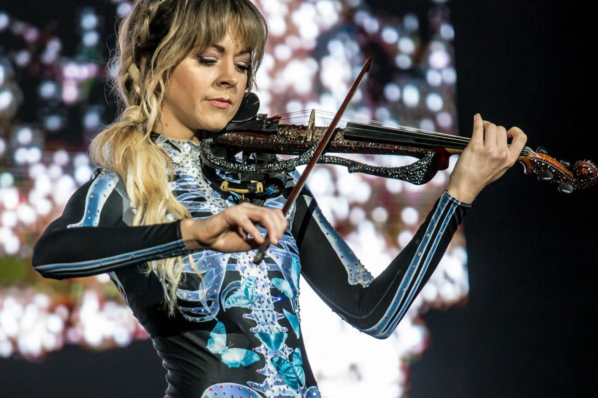 Lindsey Stirling, Concert at Pacific Amphitheater, Memorable performance, Guitar Girl Magazine, 1920x1280 HD Desktop