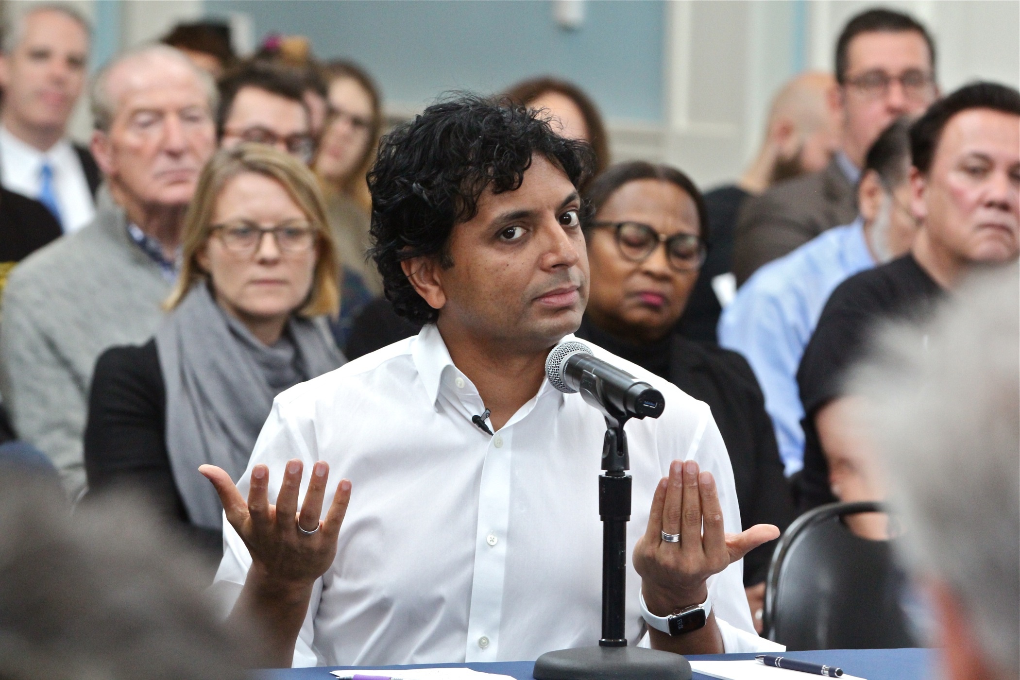 M. Night Shyamalan, Lawmakers' POV, Filming in PA, Expert analysis, 2100x1400 HD Desktop