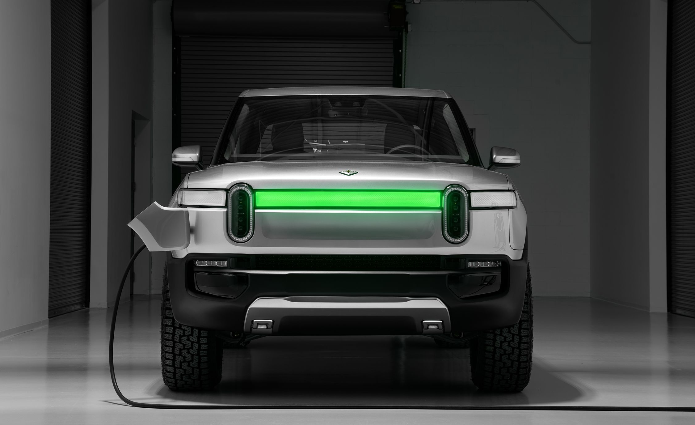 Charging, Rivian Automotive Wallpaper, 2250x1380 HD Desktop