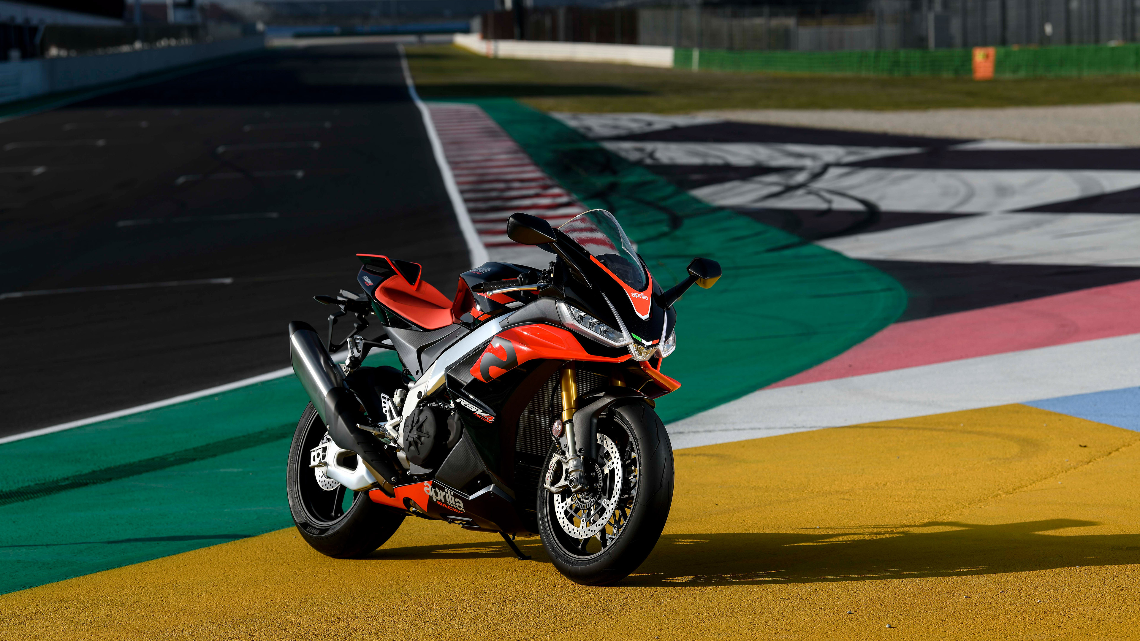 Aprilia RSV4, Unmatched performance, Cutting-edge technology, Futuristic design, 3840x2160 4K Desktop