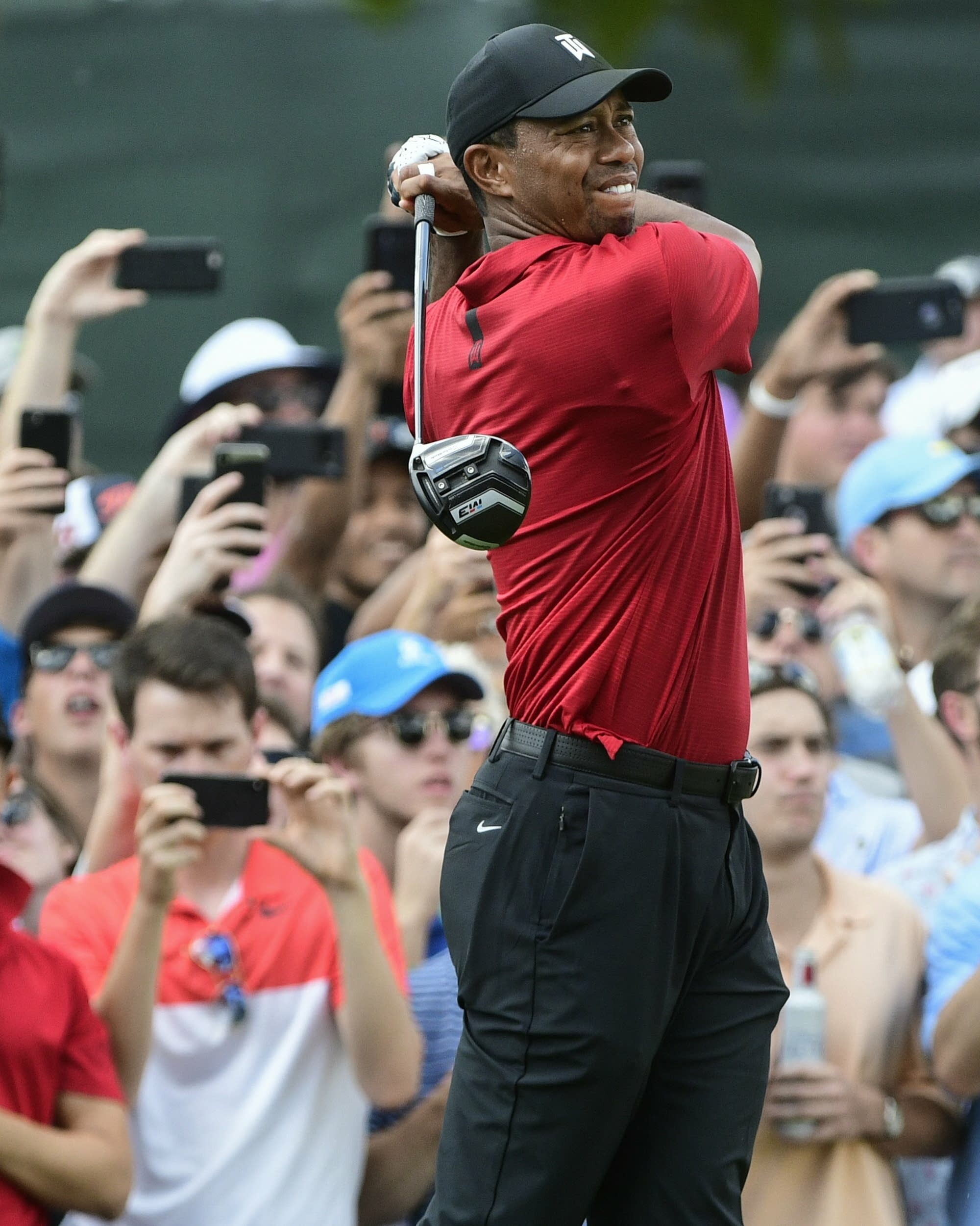 Tiger Woods, Comeback triumph, Memorable win, Inspiring victory, 2000x2500 HD Phone