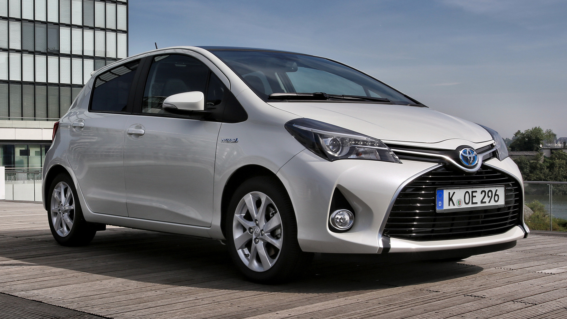 Hybrid 2014, Toyota Yaris Wallpaper, 1920x1080 Full HD Desktop