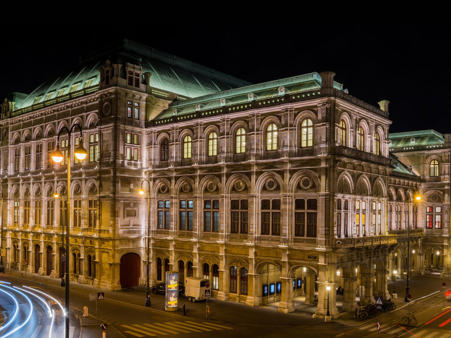 State Opera in Vienna, Austrian capital, Stunning 4K wallpaper, Cultural landmark, 1920x1440 HD Desktop