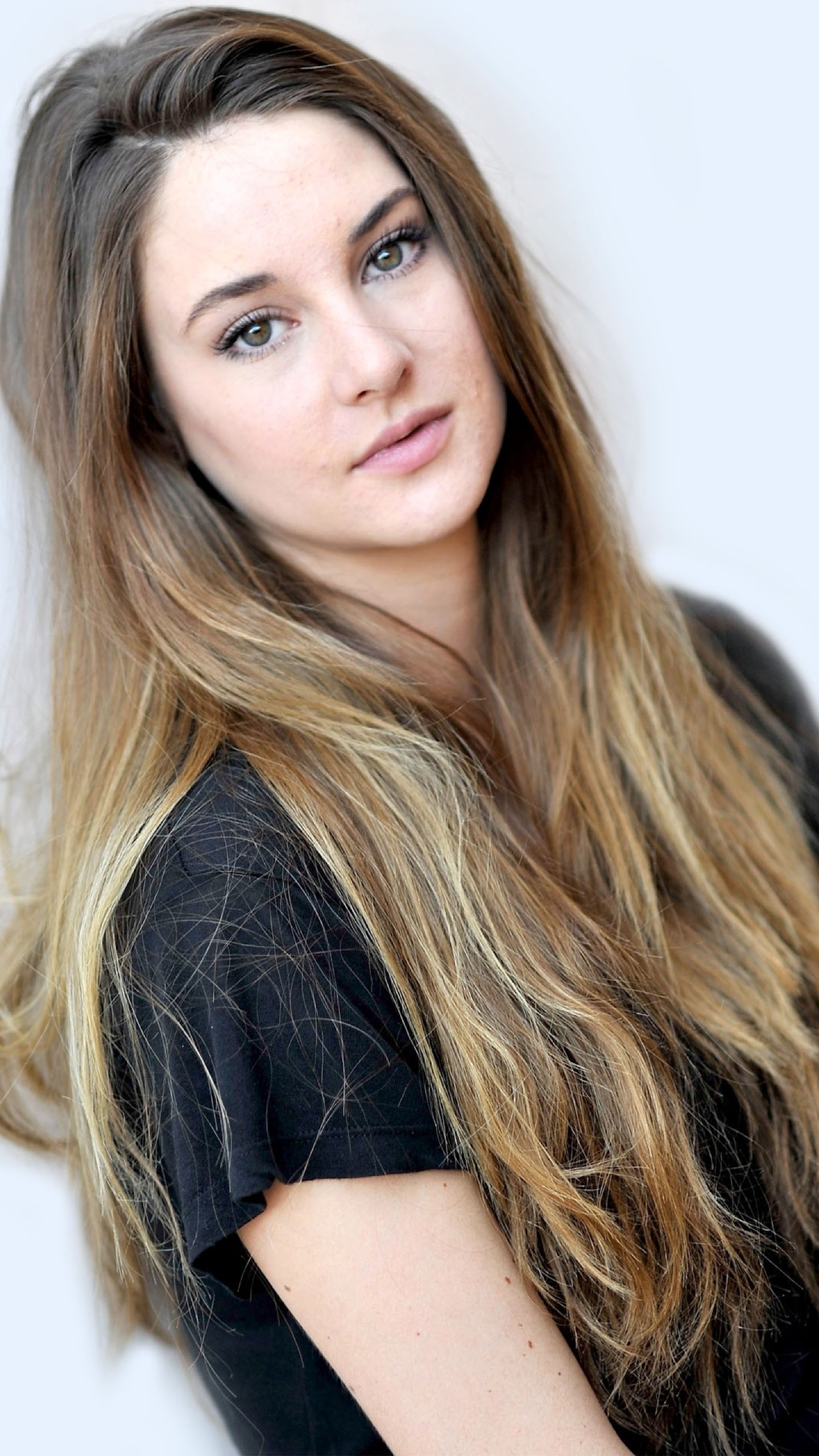 Shailene Woodley, Beautiful wallpaper, 1440x2560 HD Phone