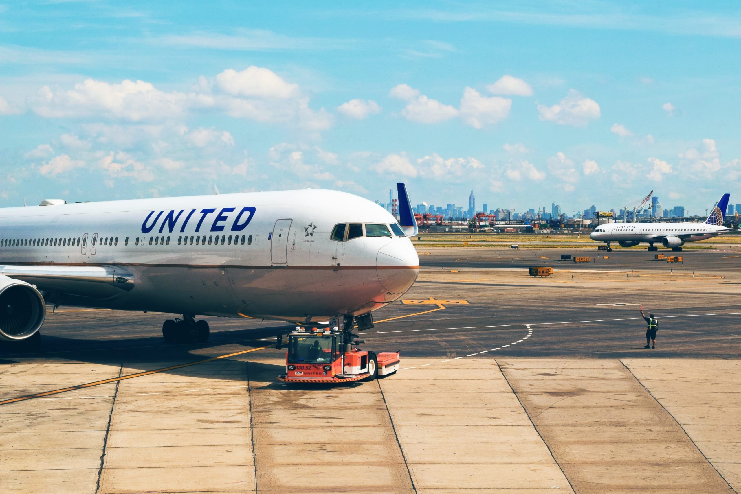 United Airlines, COVID-19 strategy, Internet bull report, 2560x1710 HD Desktop