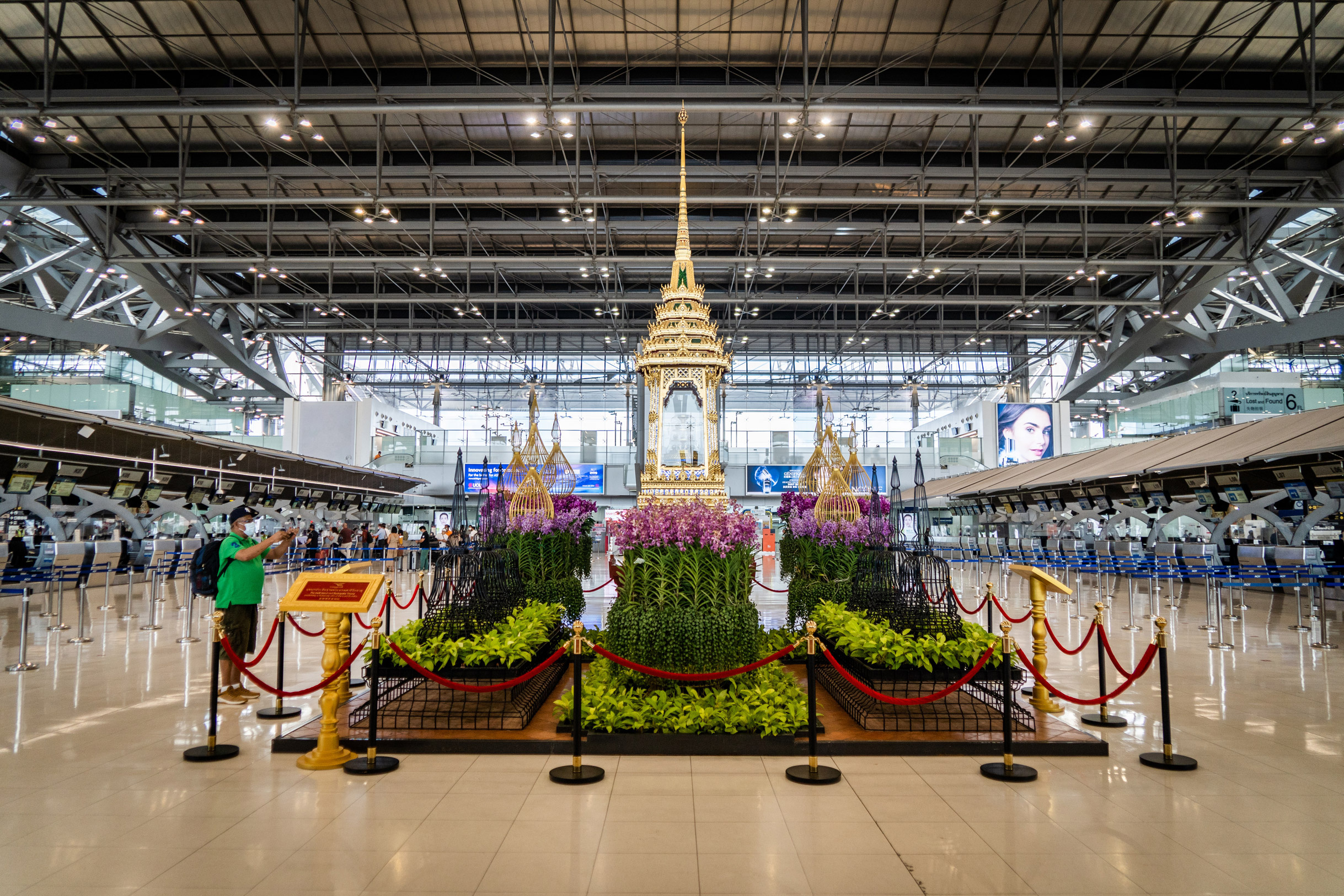 Man arrested rampage, Bangkok Airport, CNN Travel, 2440x1630 HD Desktop