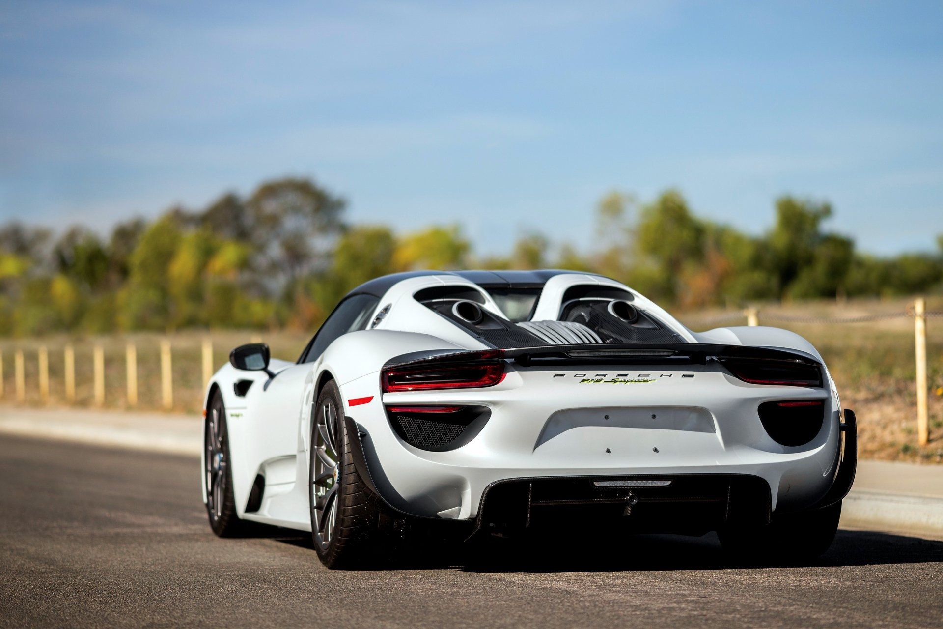 Porsche 918 Spyder, Top-mounted exhaust system, Sunlit asphalt road, HD Desktop wallpaper