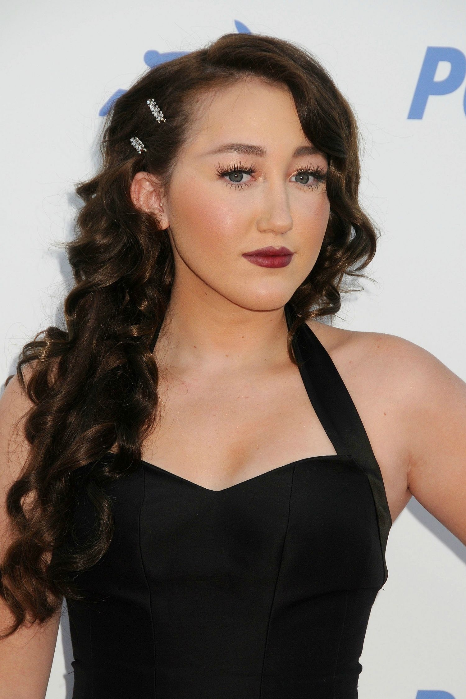 Noah Cyrus, Bold hair choices, Miley Cyrus, Glamour magazine, 1500x2250 HD Phone