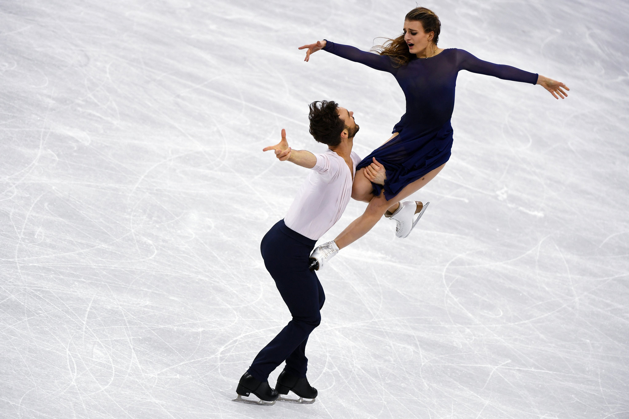 French Olympic Ice Dancers, Ballet, Ethereal, Elegance, 2050x1370 HD Desktop