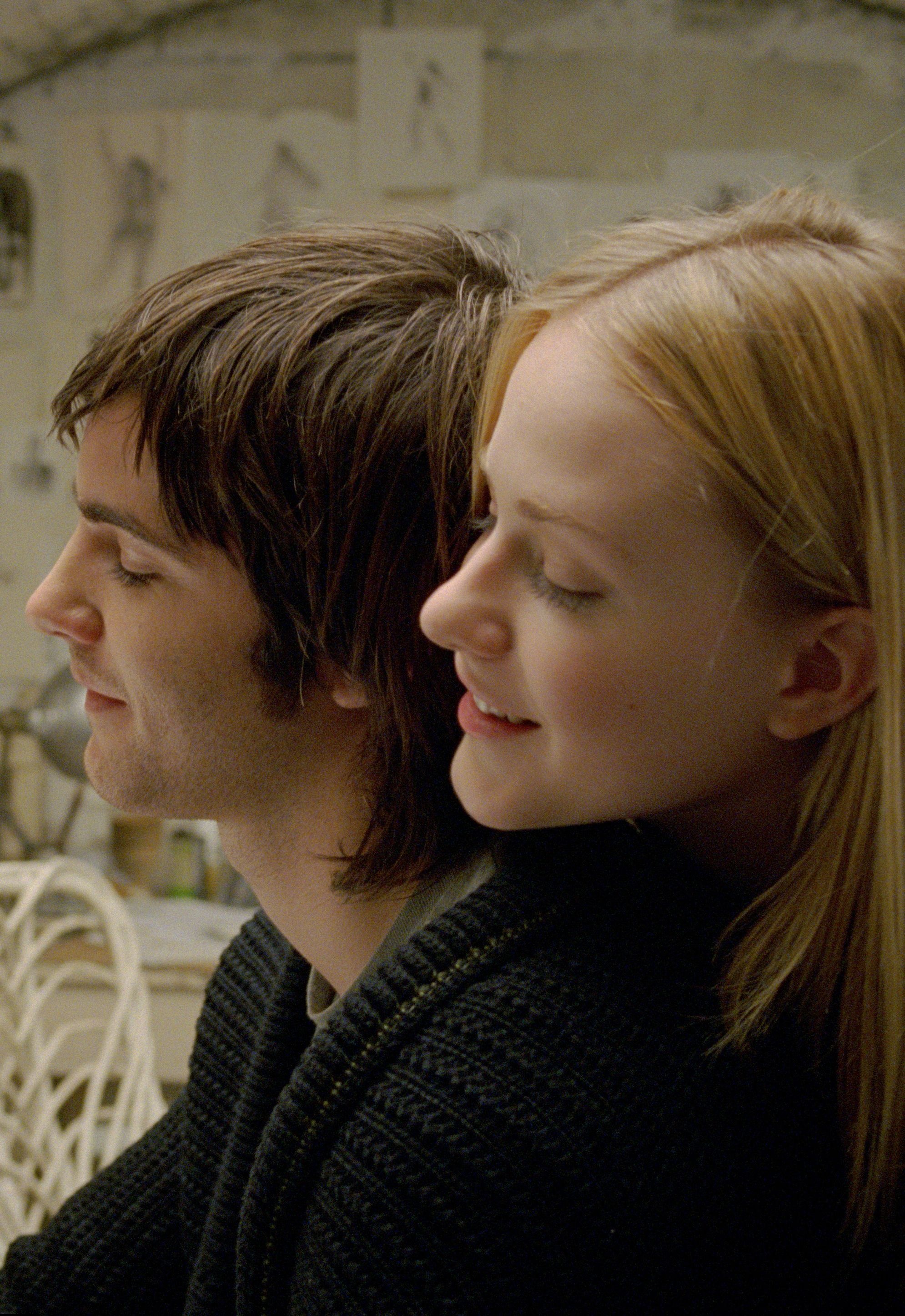 On-screen romances, Jim Sturgess, 1990x2900 HD Phone