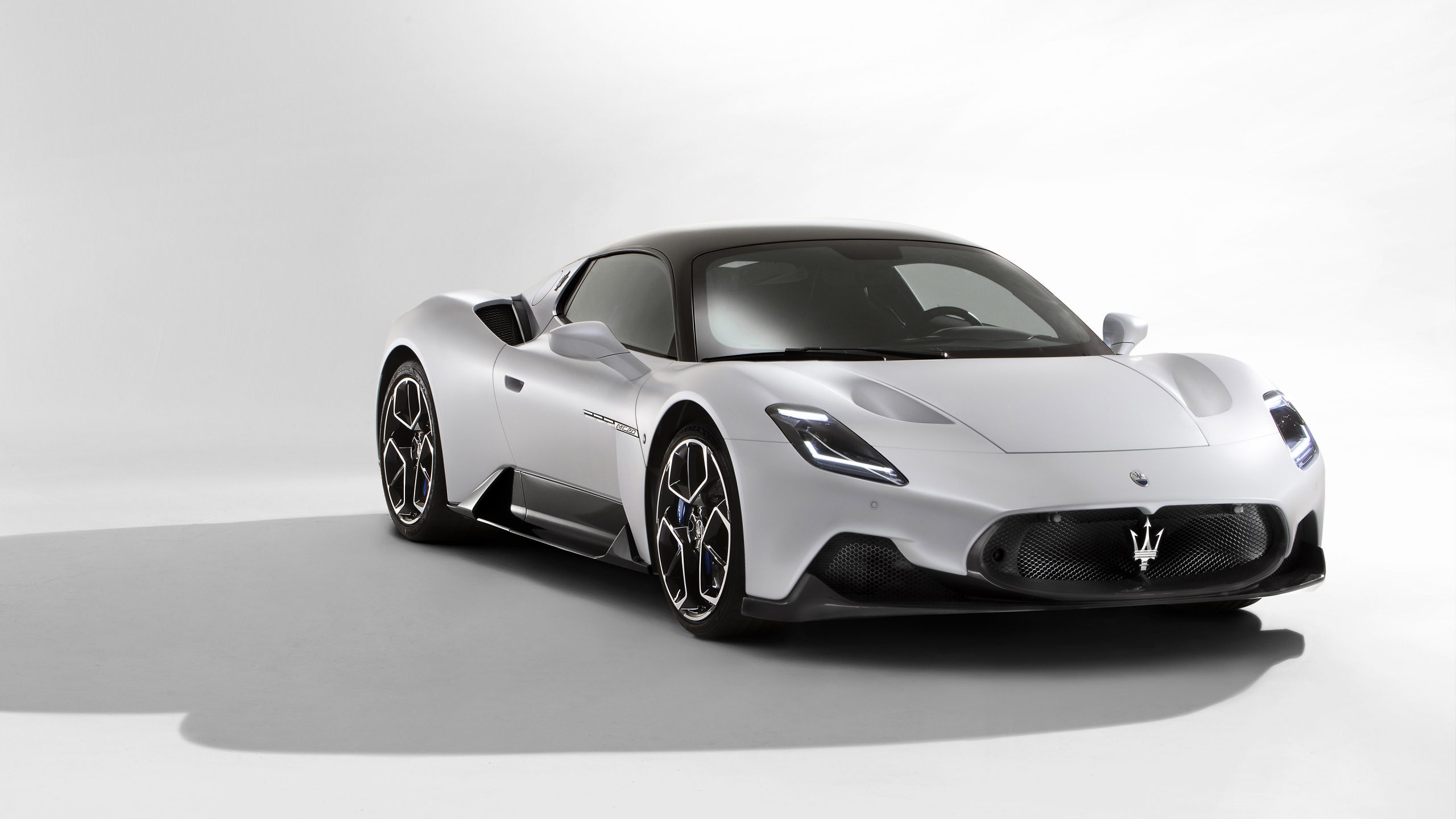 Maserati MC20, Futuristic design, Luxurious supercar, Automotive masterpiece, 2560x1440 HD Desktop