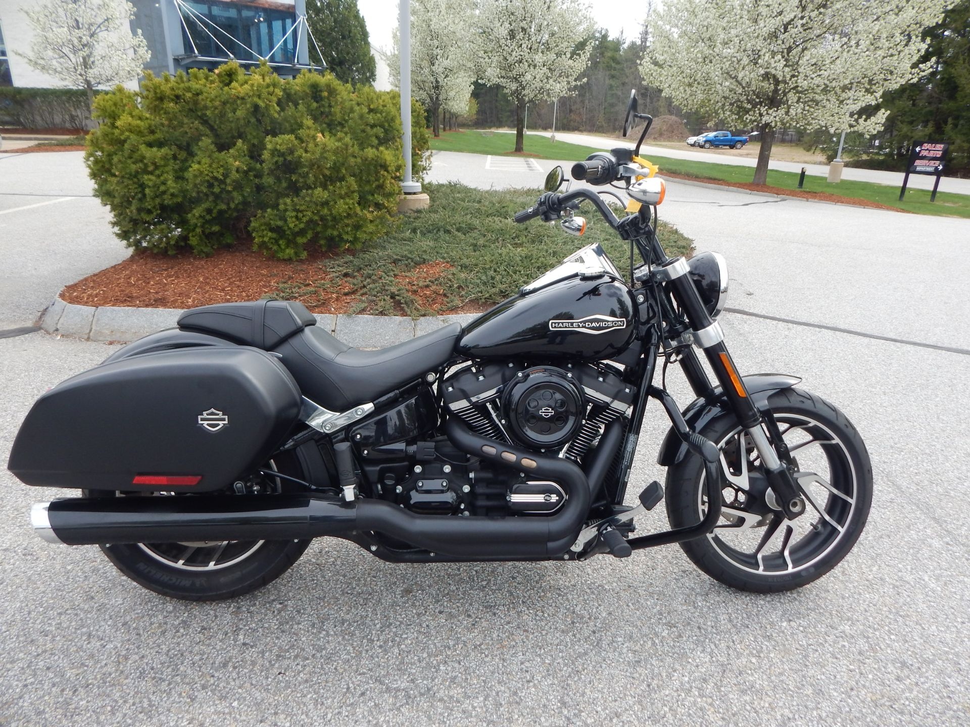 Harley-Davidson Sport Glide, Touring motorcycle, Comfort and style, Adventure-ready, 1920x1440 HD Desktop