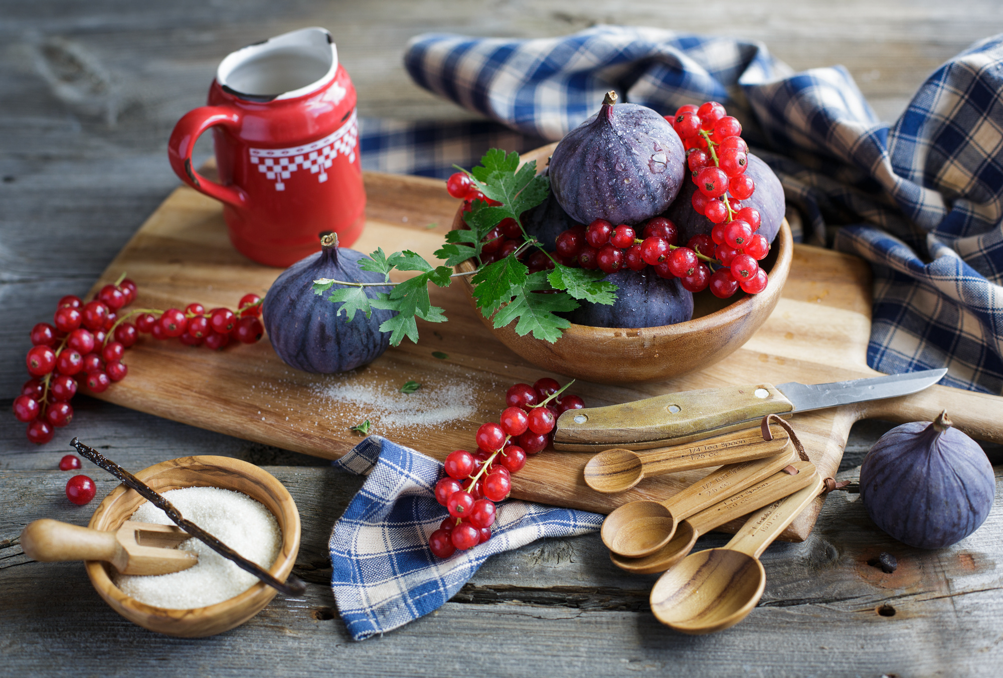 Figs, Red currants, Sugar, Still life, 2000x1360 HD Desktop