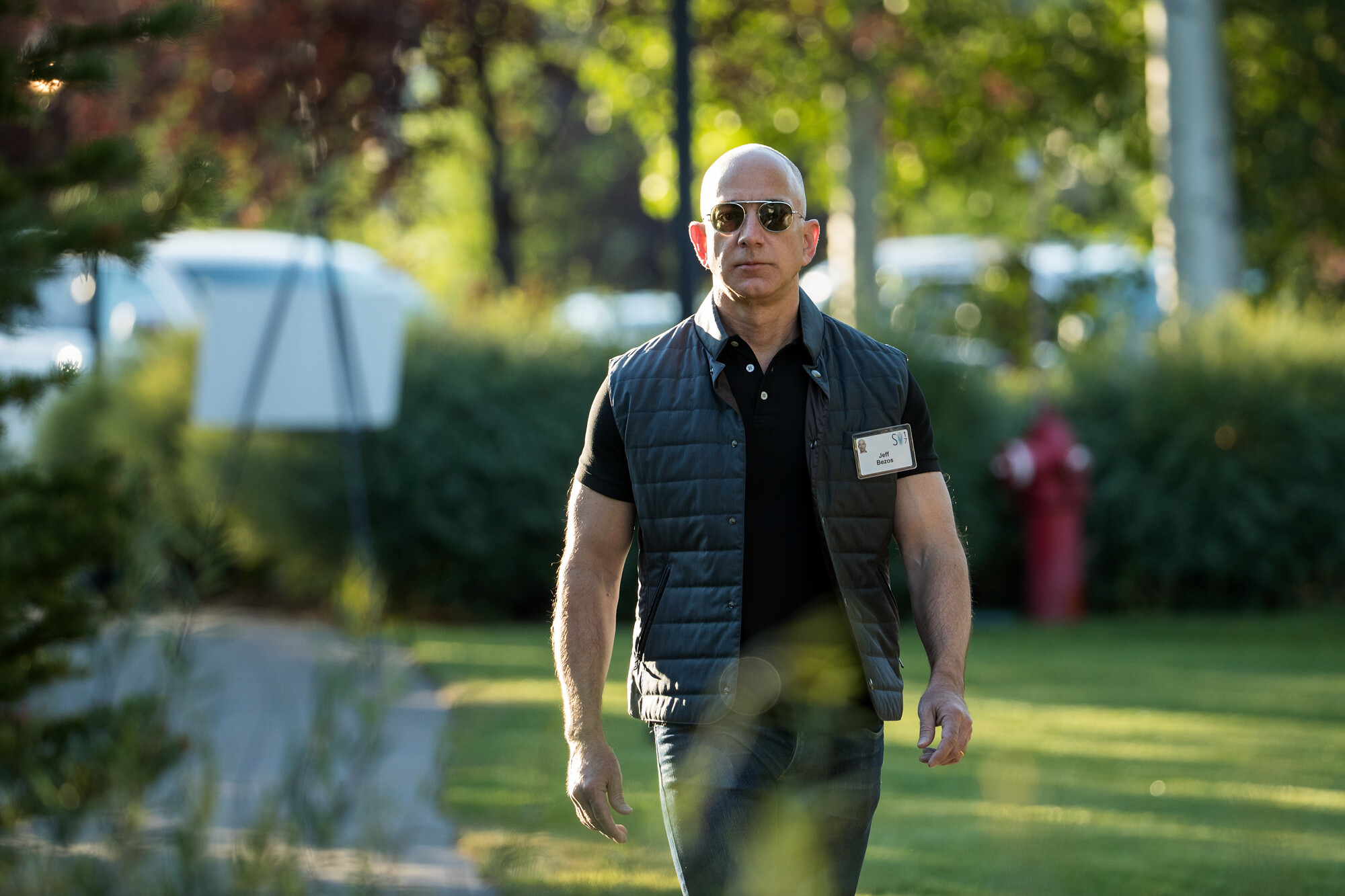 Jeff Bezos, Wealth and power, Gates and Bezos, Transformative influence, 2000x1340 HD Desktop