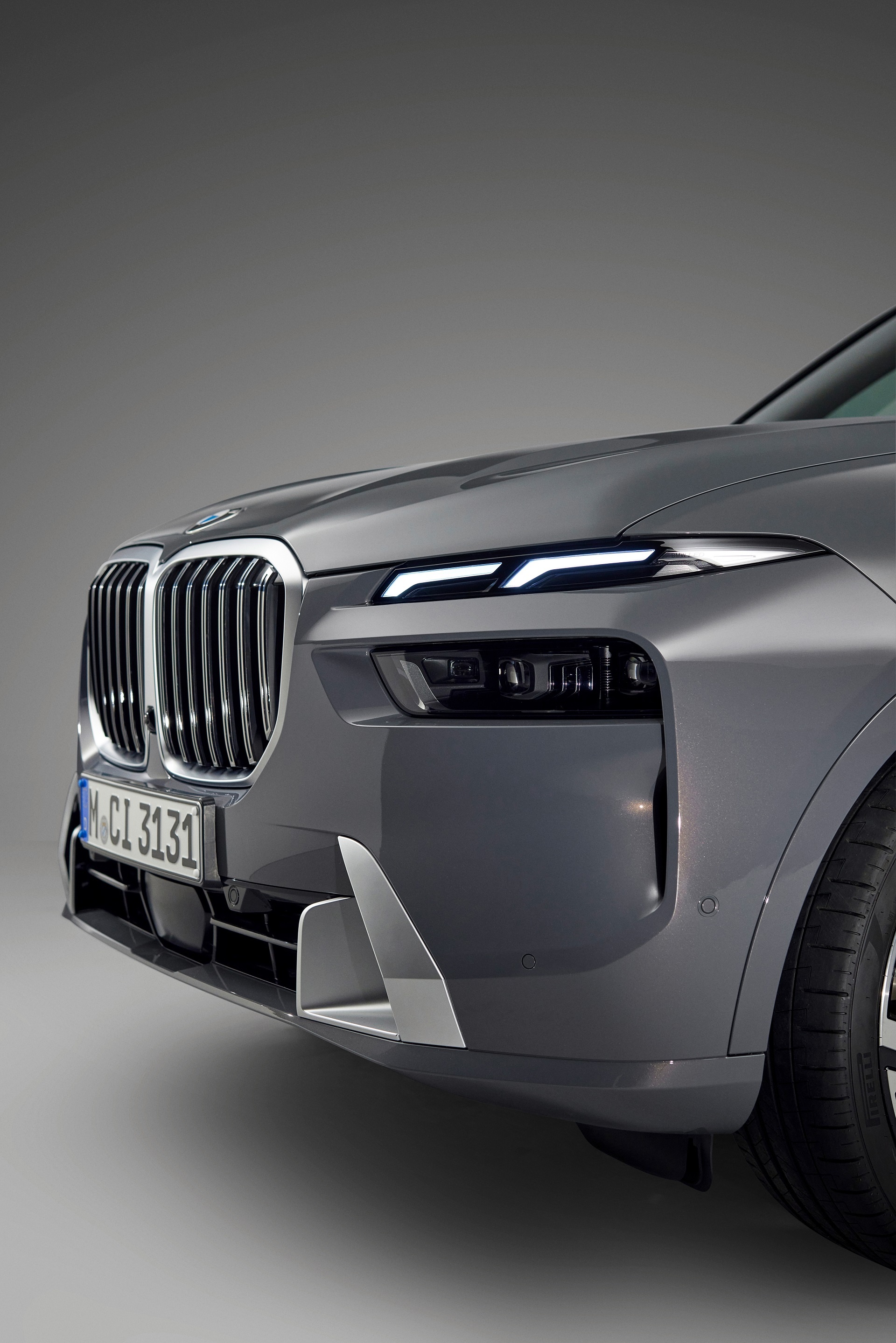 BMW X7, 2023 model, Xdrive40i detail, Phone wallpapers, 1920x2880 HD Phone