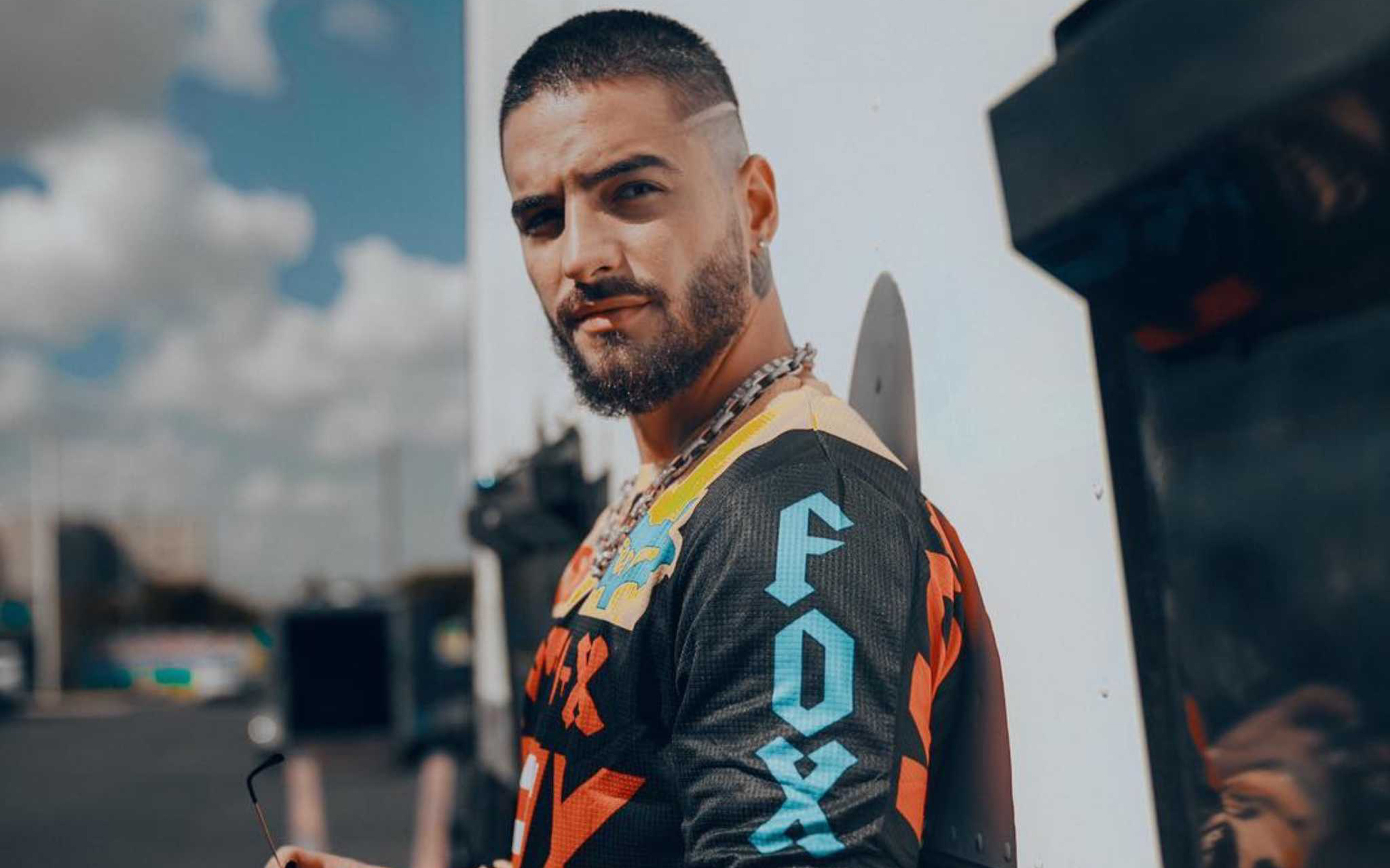 Maluma portrait, Colombian singer, Photo shoot, Londono Arias, 2880x1800 HD Desktop