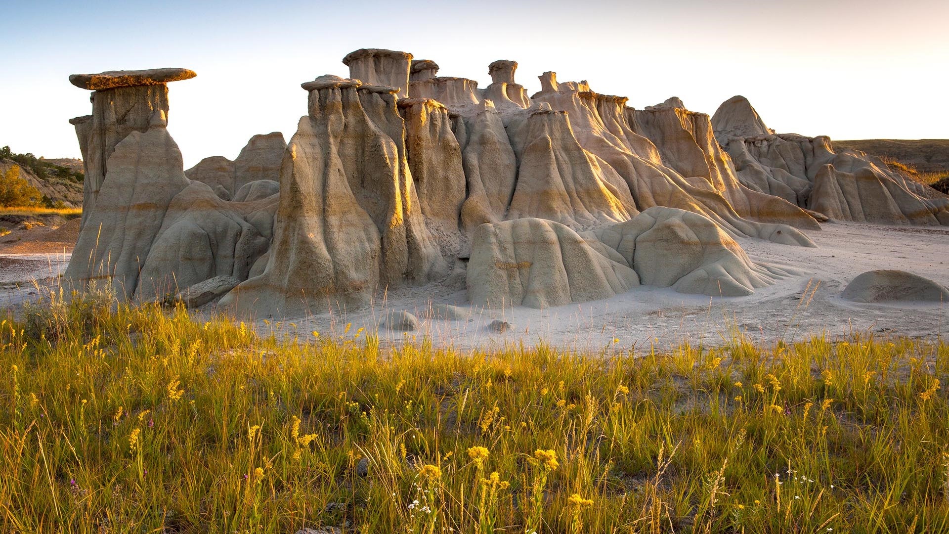 Hoodoos, Theodore Roosevelt National Park Wallpaper, 1920x1080 Full HD Desktop