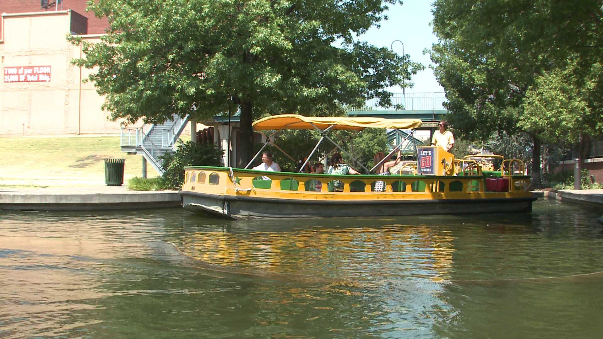 Water taxis, Downtown in December, Bricktown, Oklahoma City, 1920x1080 Full HD Desktop
