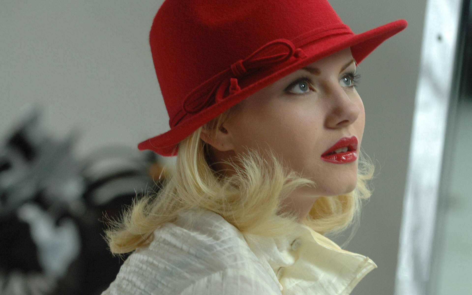 Elisha Cuthbert, Beautiful beauty, Stunning visuals, Alluring charm, 1920x1200 HD Desktop