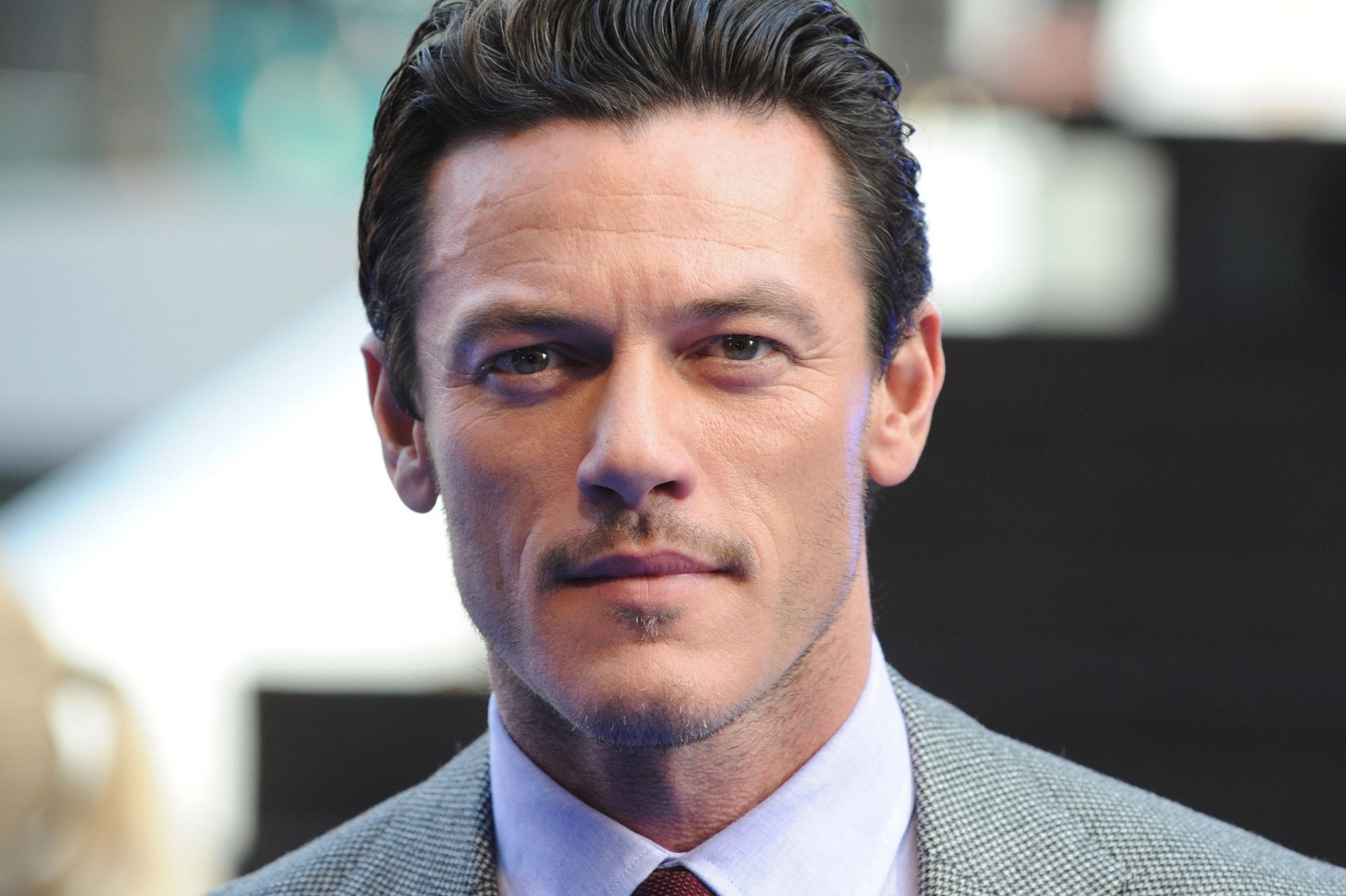 Man Candy Monday, Luke Evans appreciation, Irresistible charm, Dashing actor, 2200x1470 HD Desktop