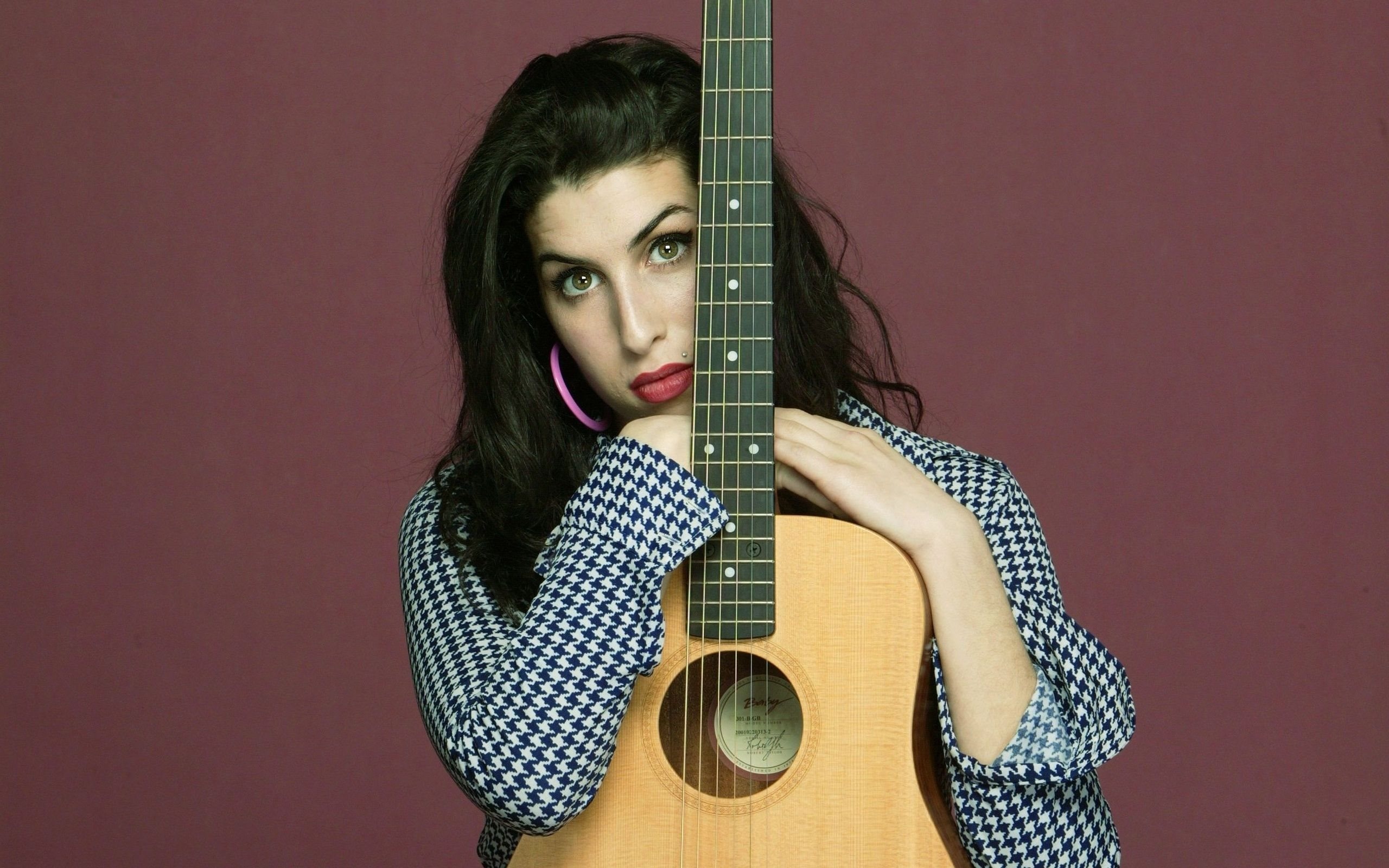 Amy Winehouse, British singer, Desktop wallpaper, 2560x1600 HD Desktop