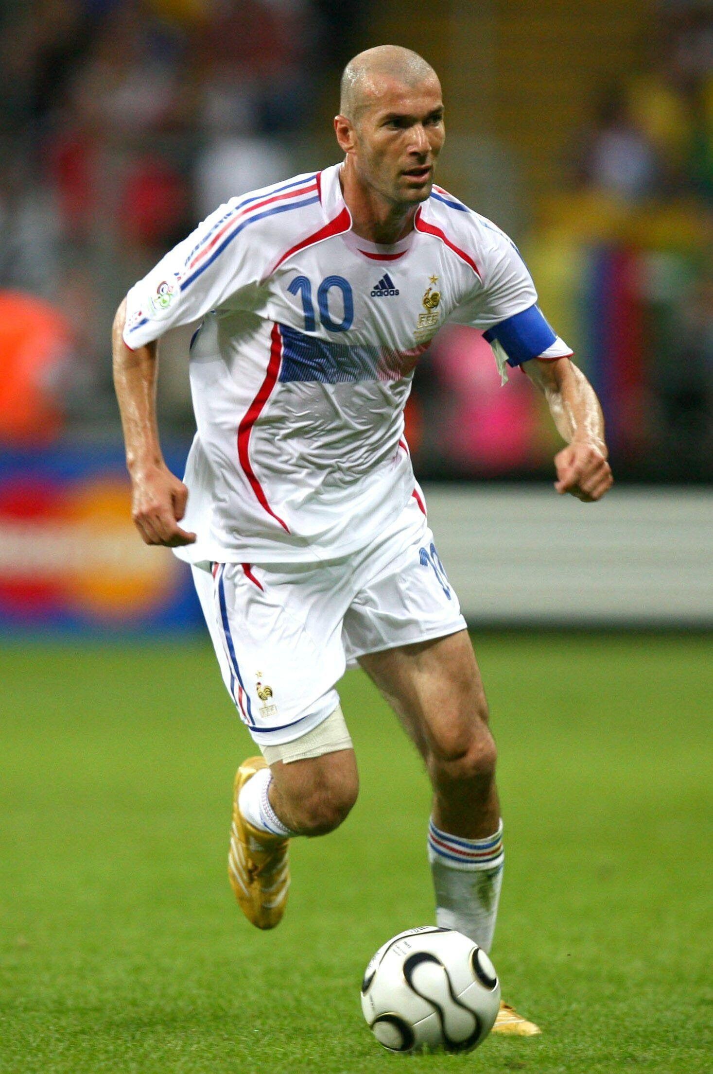 Zinedine Zidane, France national football team, Adidas Teamgeist football, HD Phone wallpaper