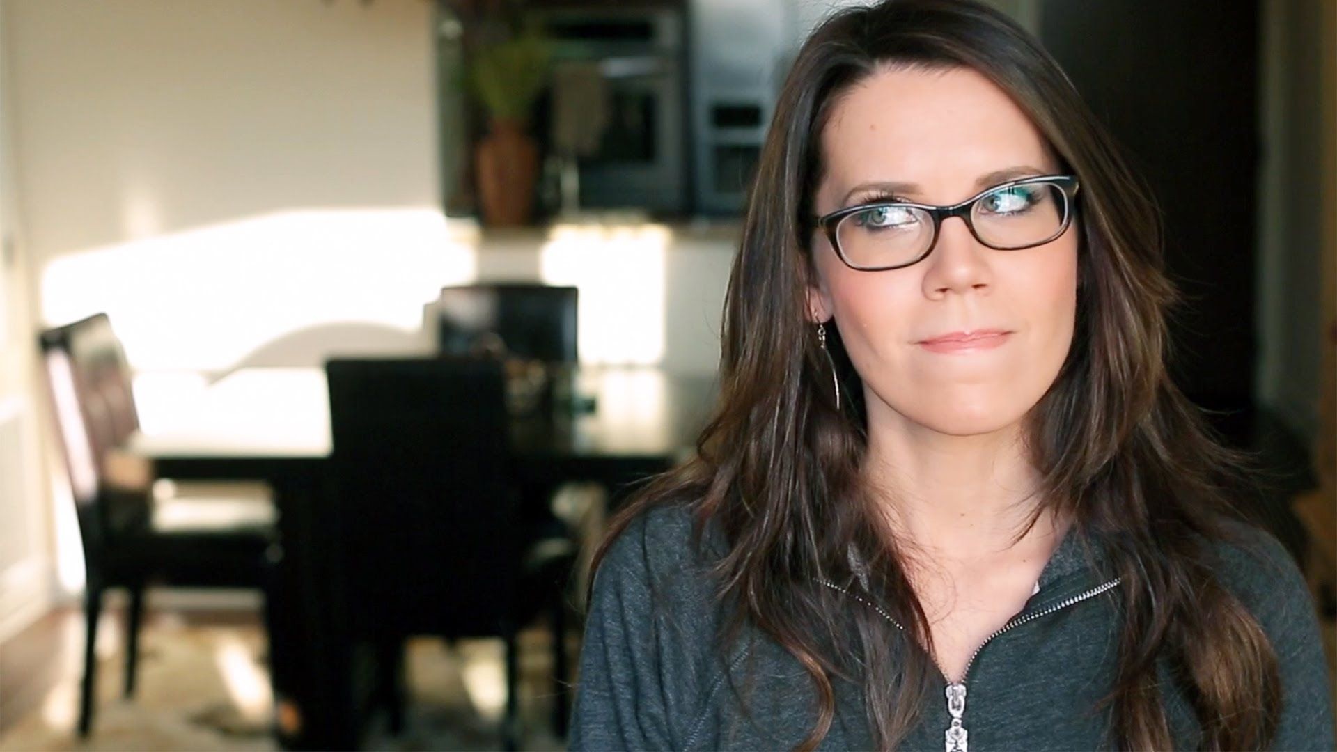 Tati Westbrook, Subscribe to Tati Glamlifeguru, Makeup beauty hacks, Maybelline matte lipstick, 1920x1080 Full HD Desktop