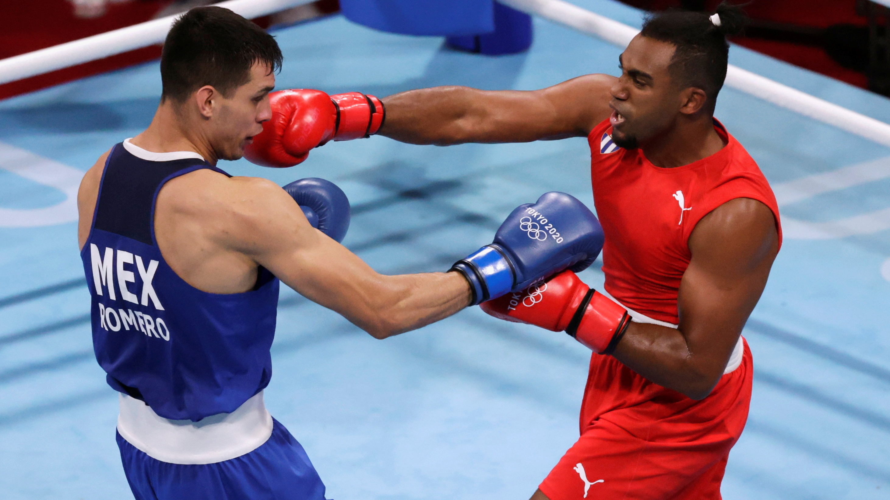 Loren Alfonso, Cuban champion boxer, Tokyo 2020 gold, Home of sumo, 2930x1650 HD Desktop