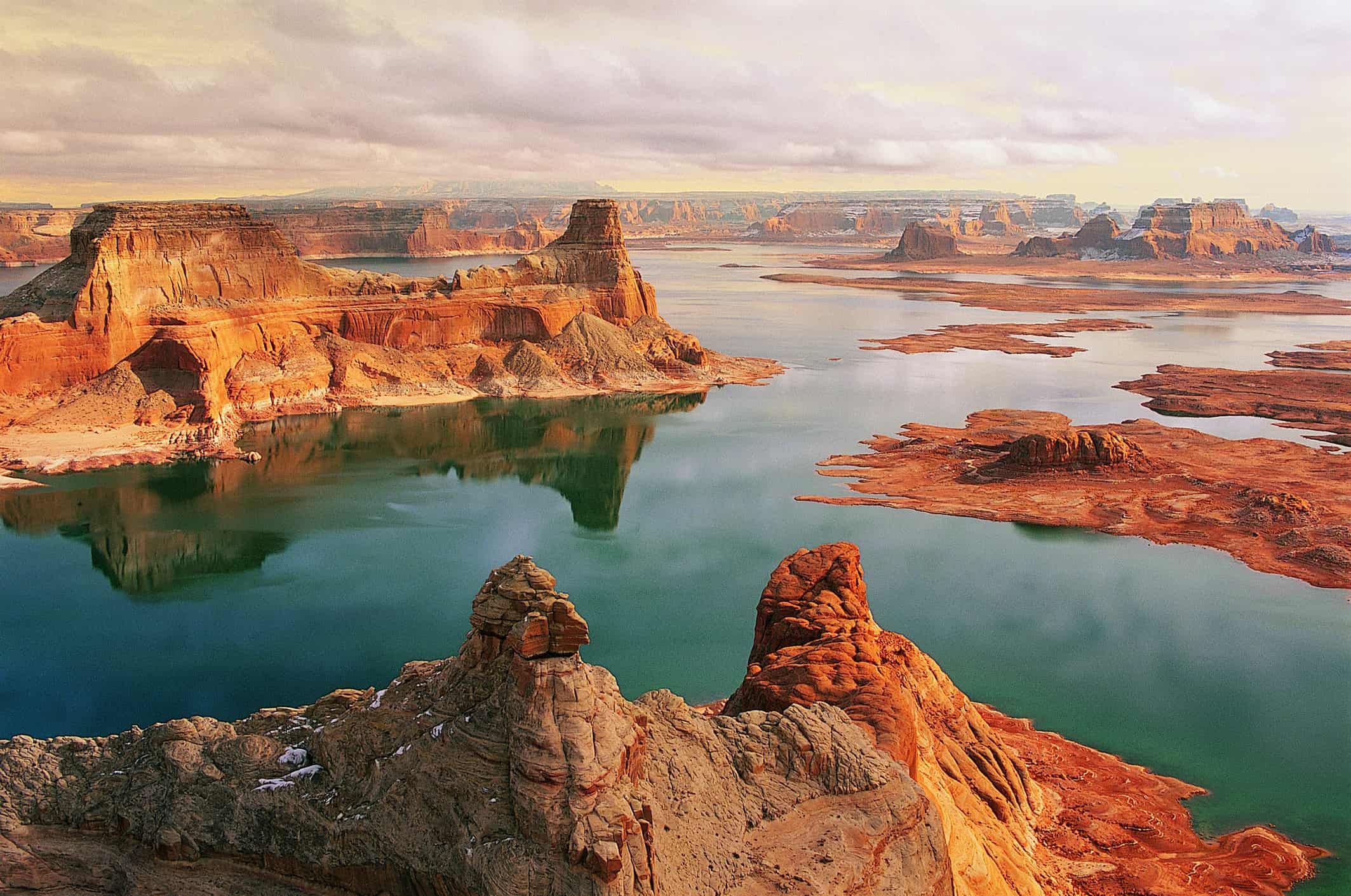 Lake Powell, Family vacation, Houseboat adventure, Stunning views, 2130x1410 HD Desktop