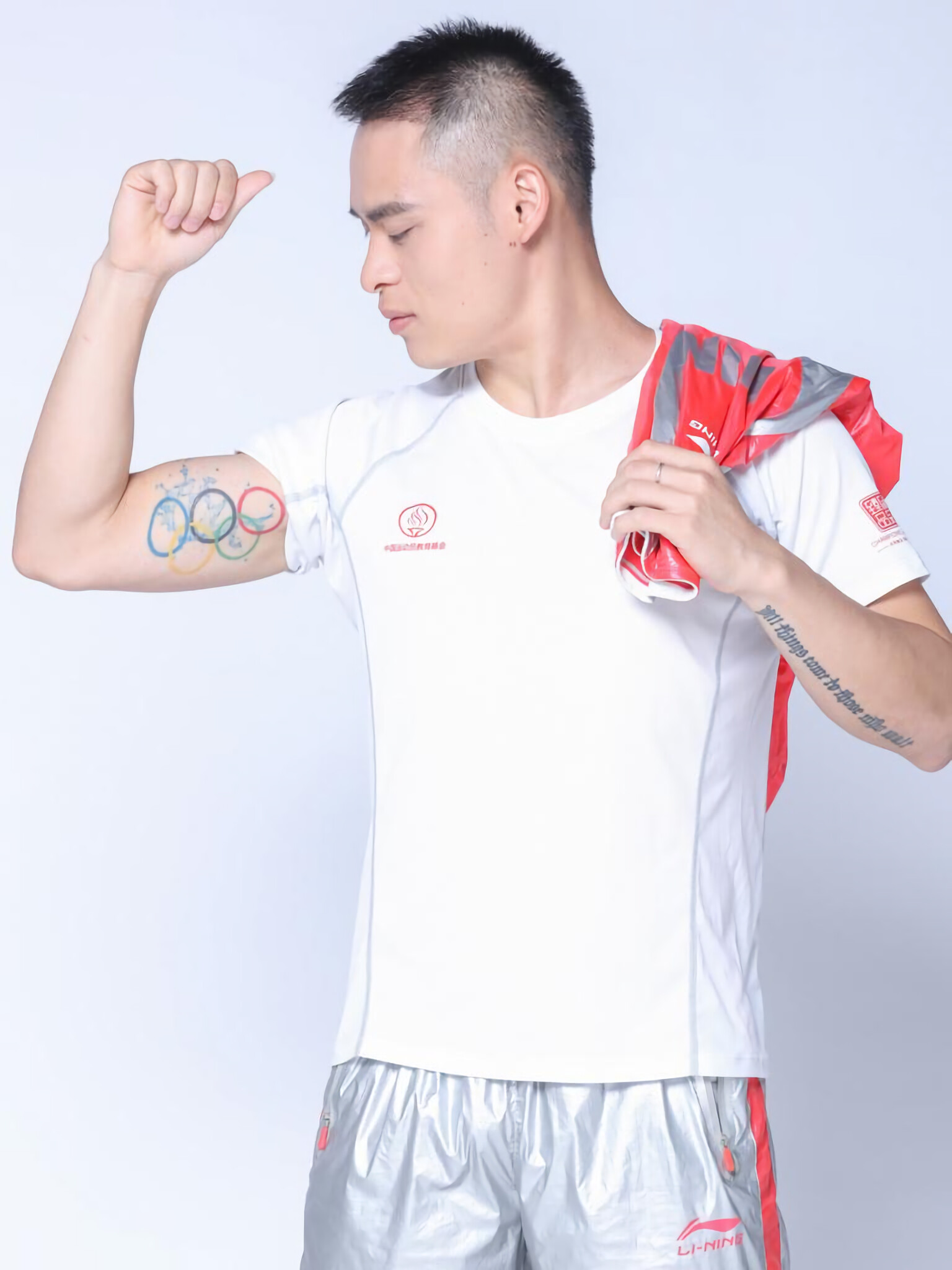Li Shixin, Gymnastics prodigy, Graceful routines, Artistic expression, 1540x2050 HD Phone