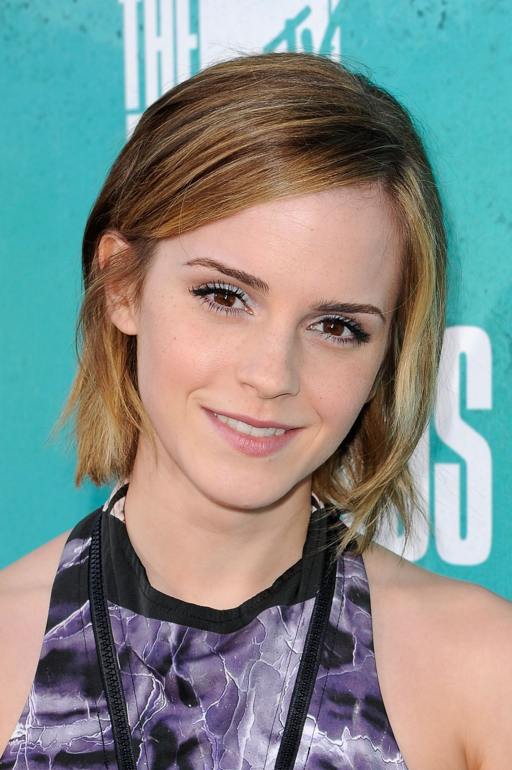 Emma watson pictures, mtv movie awards, popsugar celebrity emma, pictures mtv movie, 2000x3000 HD Phone