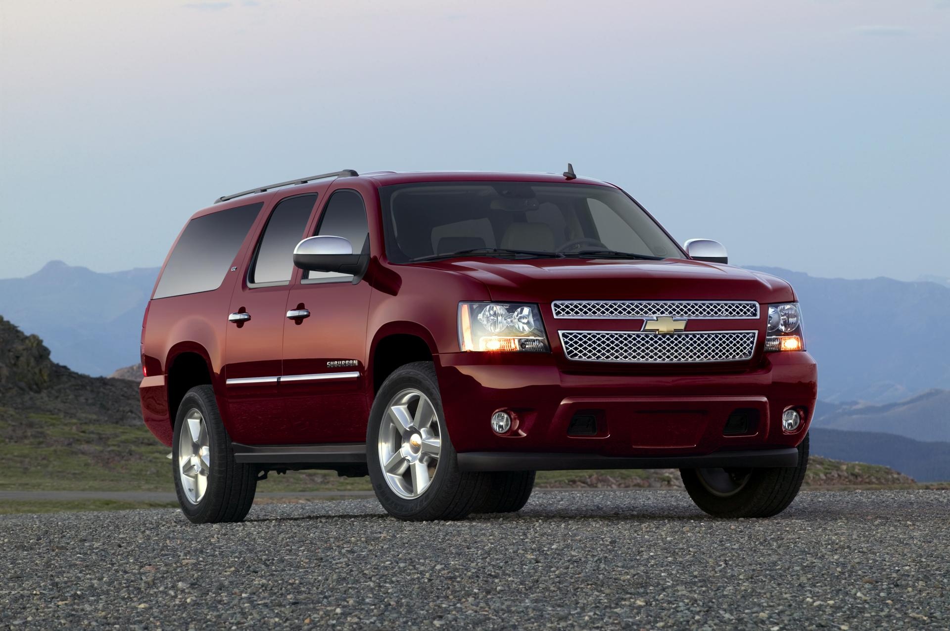 Chevrolet Suburban, Spacious interior, Family adventure, Reliable performance, 1920x1280 HD Desktop