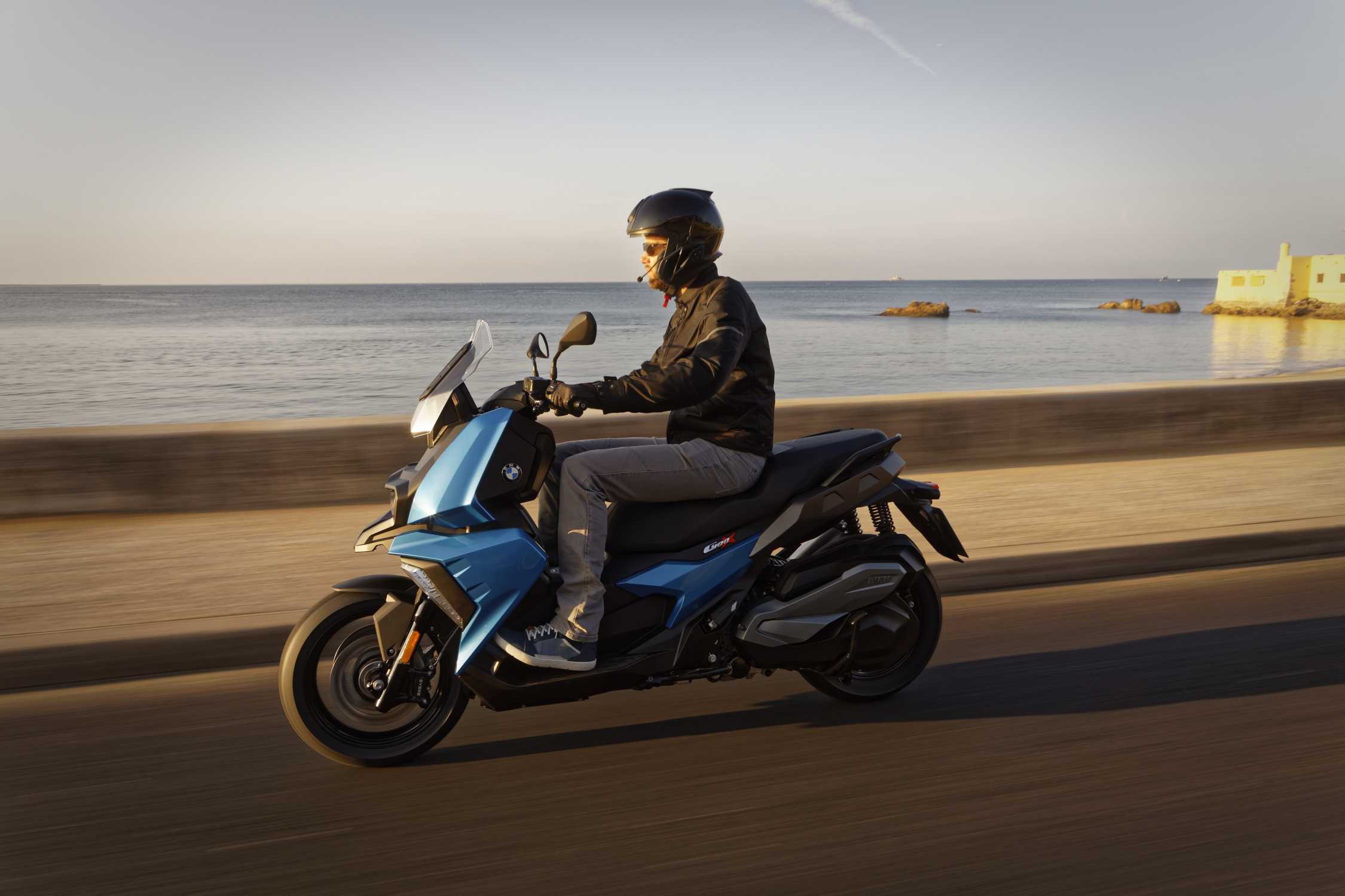 BMW C 400 X, New scooter, Modern design, Impressive performance, 2250x1500 HD Desktop