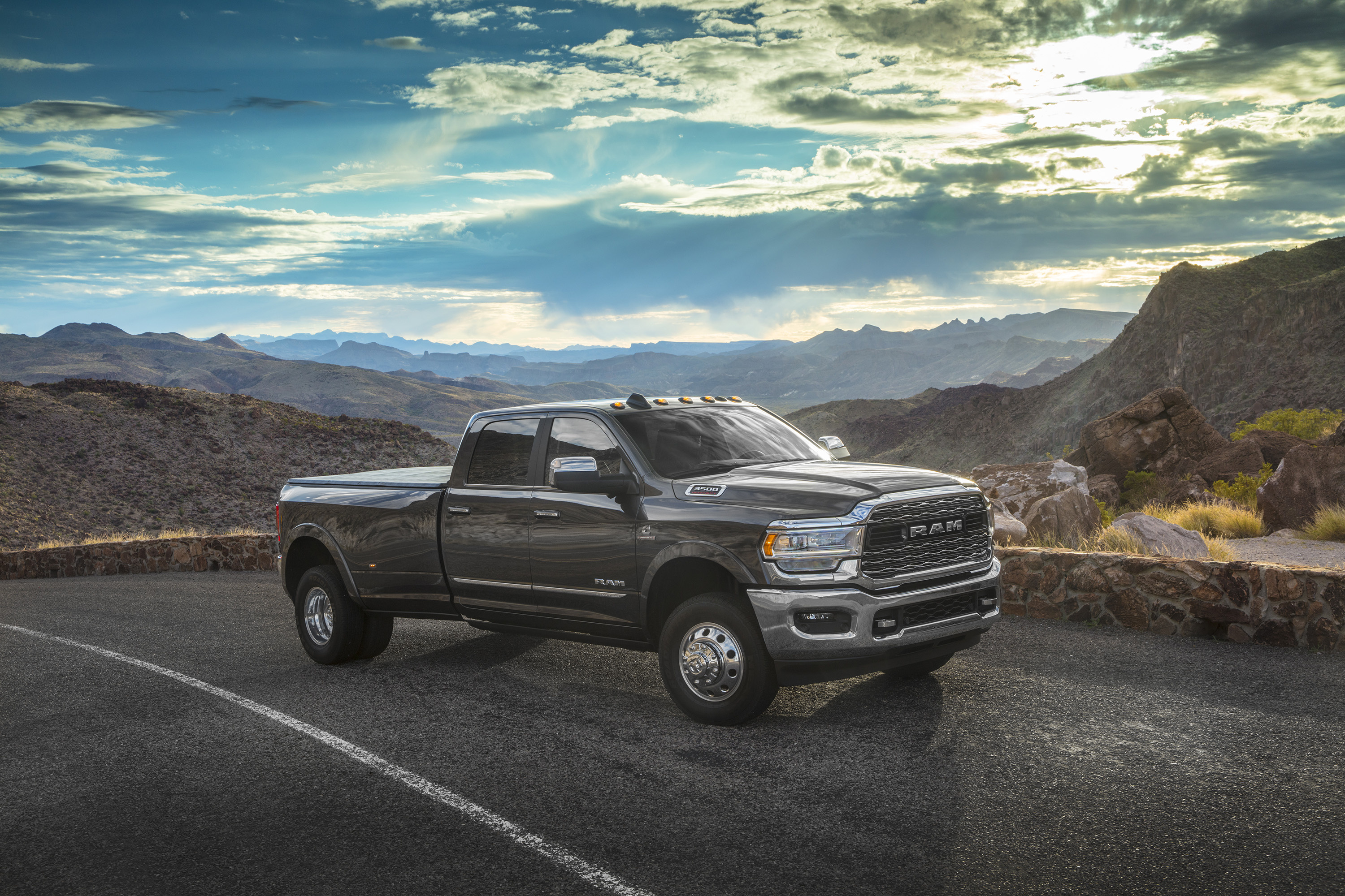 Ram 3500 heavy duty, Limited crew cab, Dually, 2019, 3000x2000 HD Desktop