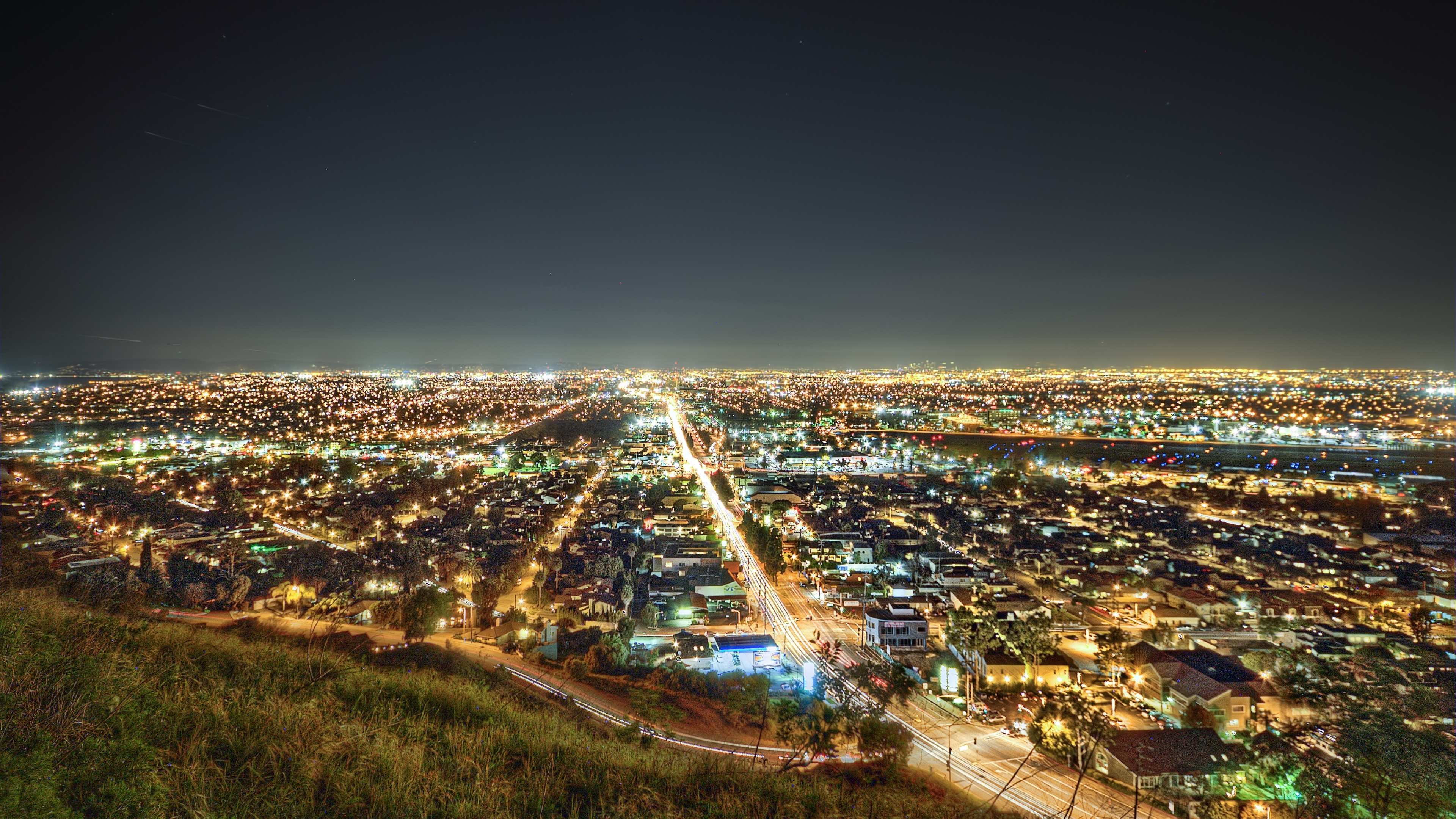 California nights, Urban city life, City lights, Stunning 4K visuals, 3840x2160 4K Desktop