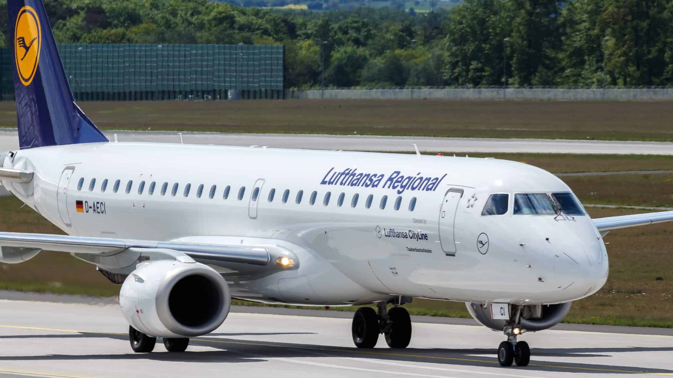 Embraer 190, Price specs, Photo gallery, History, 2280x1280 HD Desktop