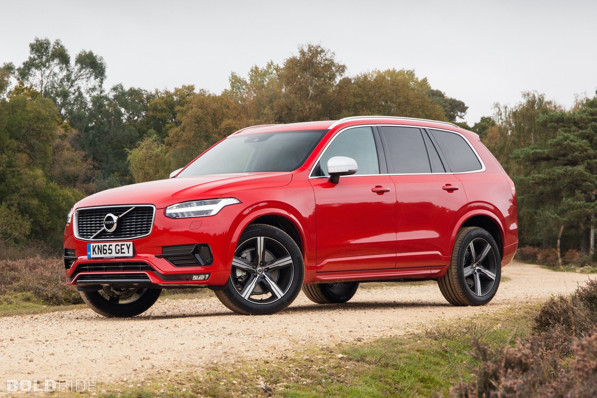 Volvo XC90, R-Design SUV, Powerful stance, Unmatched elegance, 2000x1340 HD Desktop