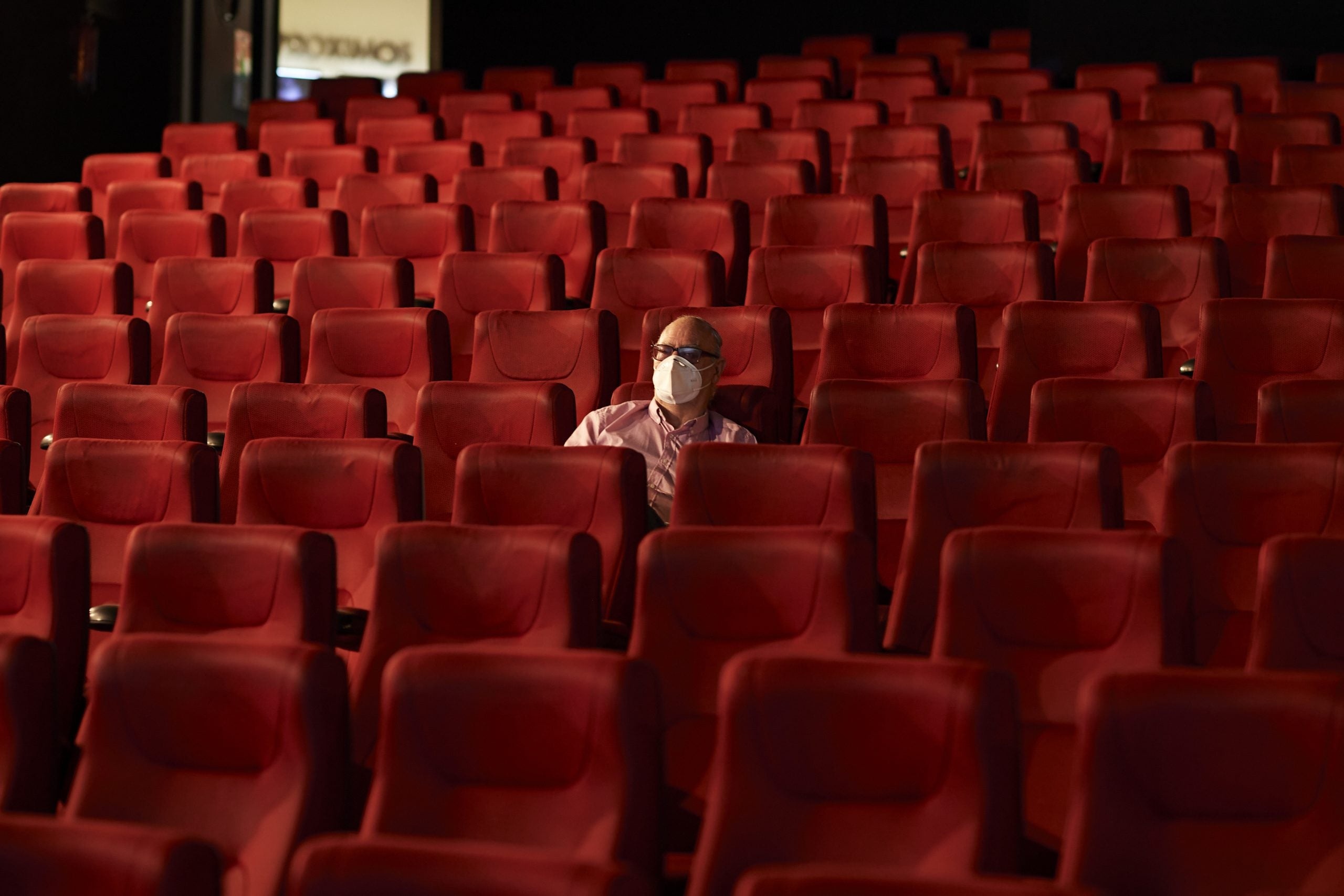 Joy of returning, Cinema after lockdown, Post-lockdown movie viewing, Theatre ambiance, 2560x1710 HD Desktop