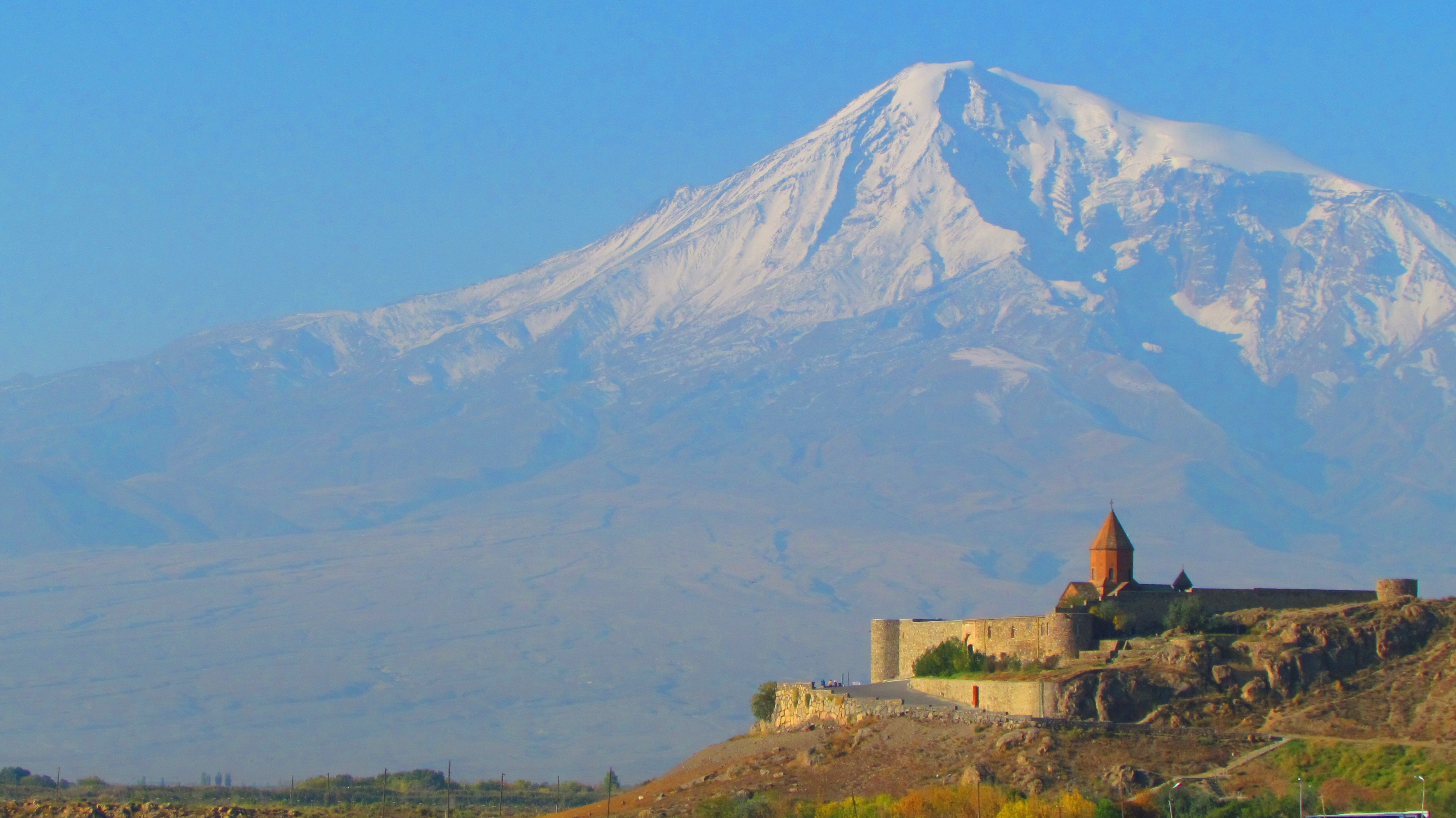 Armenia travels, Mt. Ararat, Prisons of Armenia, Contrast in landscapes, 3750x2110 HD Desktop