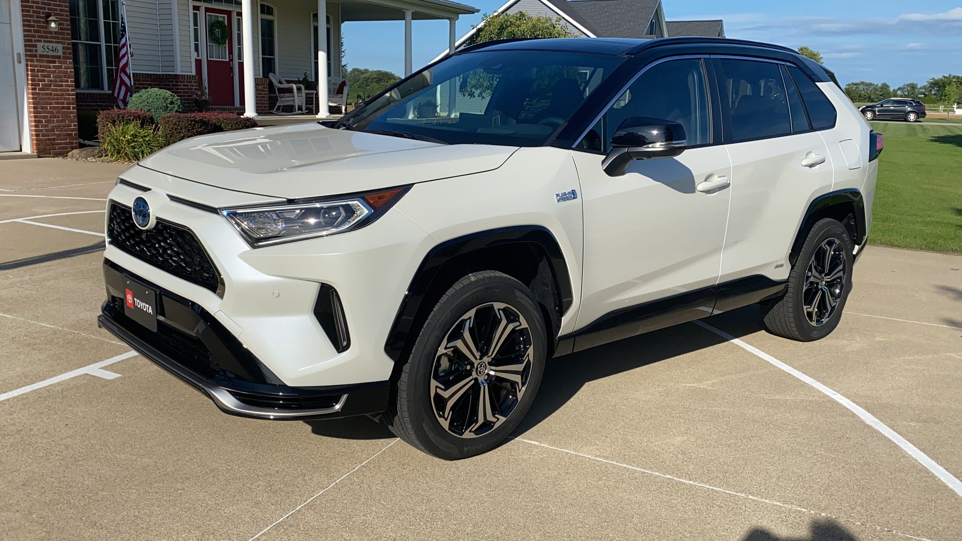 Toyota RAV4 Prime, Capable plug-in hybrid, 3200x1800 HD Desktop