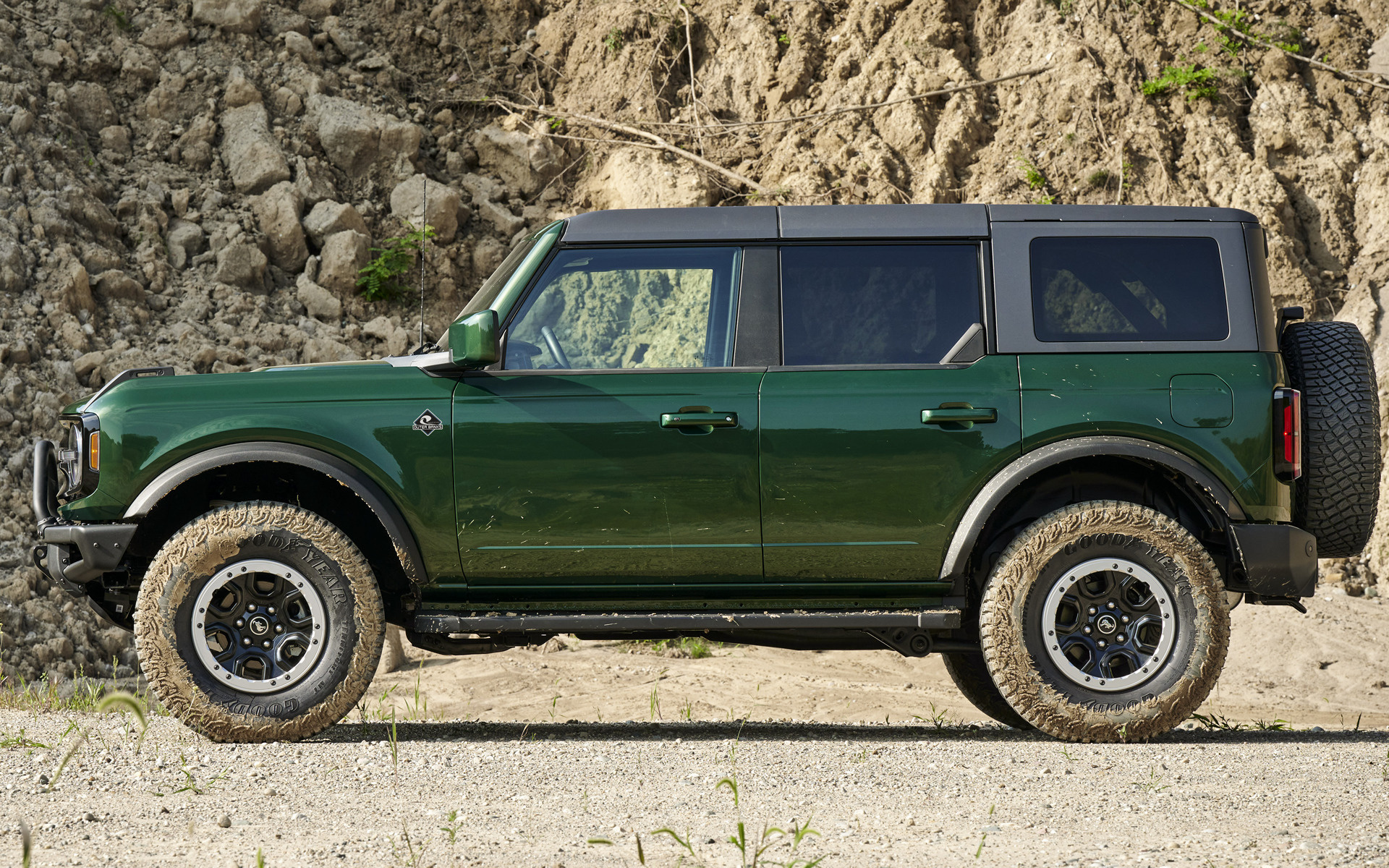 4-Door Model Side View, Ford Bronco Wallpaper, 1920x1200 HD Desktop