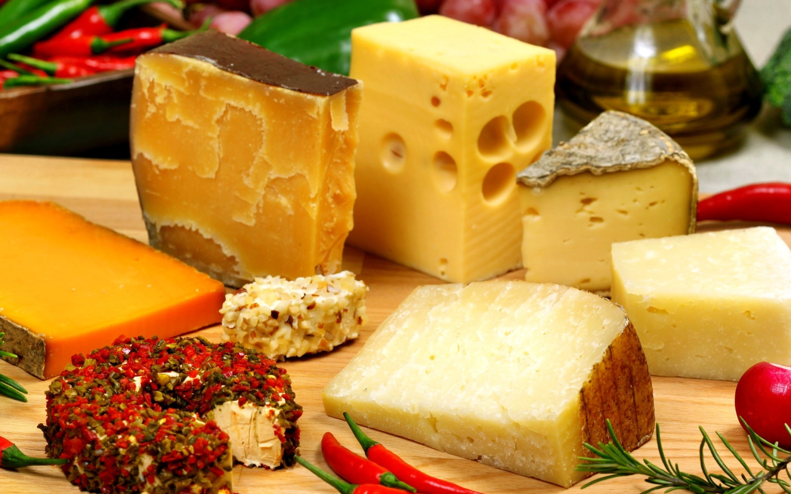 Cheese species, Creamy indulgence, Full-bodied flavors, Gastronomic masterpiece, 2560x1600 HD Desktop