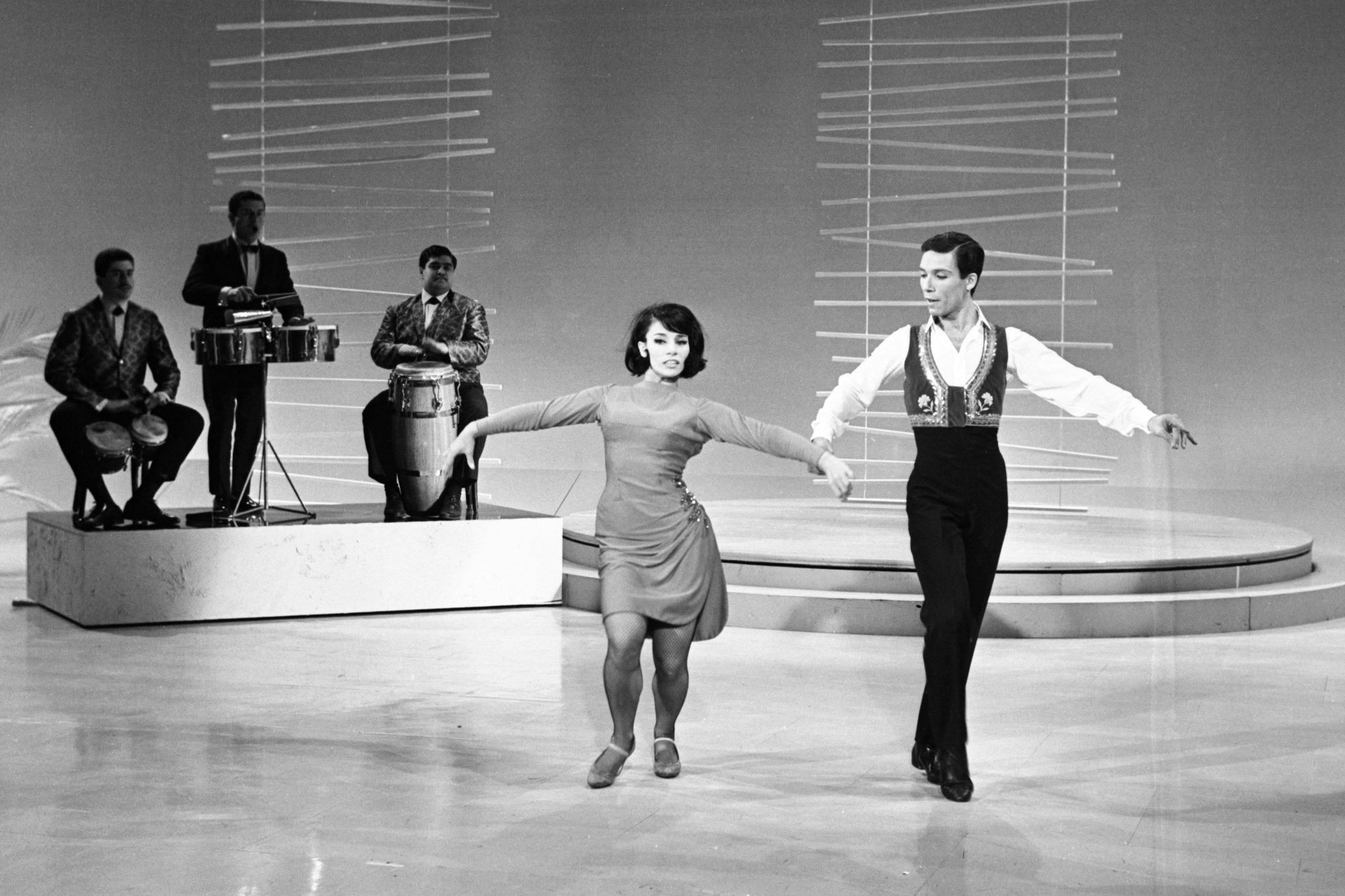 Augie and Margo Rodriguez, Mambo Dance Wallpaper, 2050x1370 HD Desktop