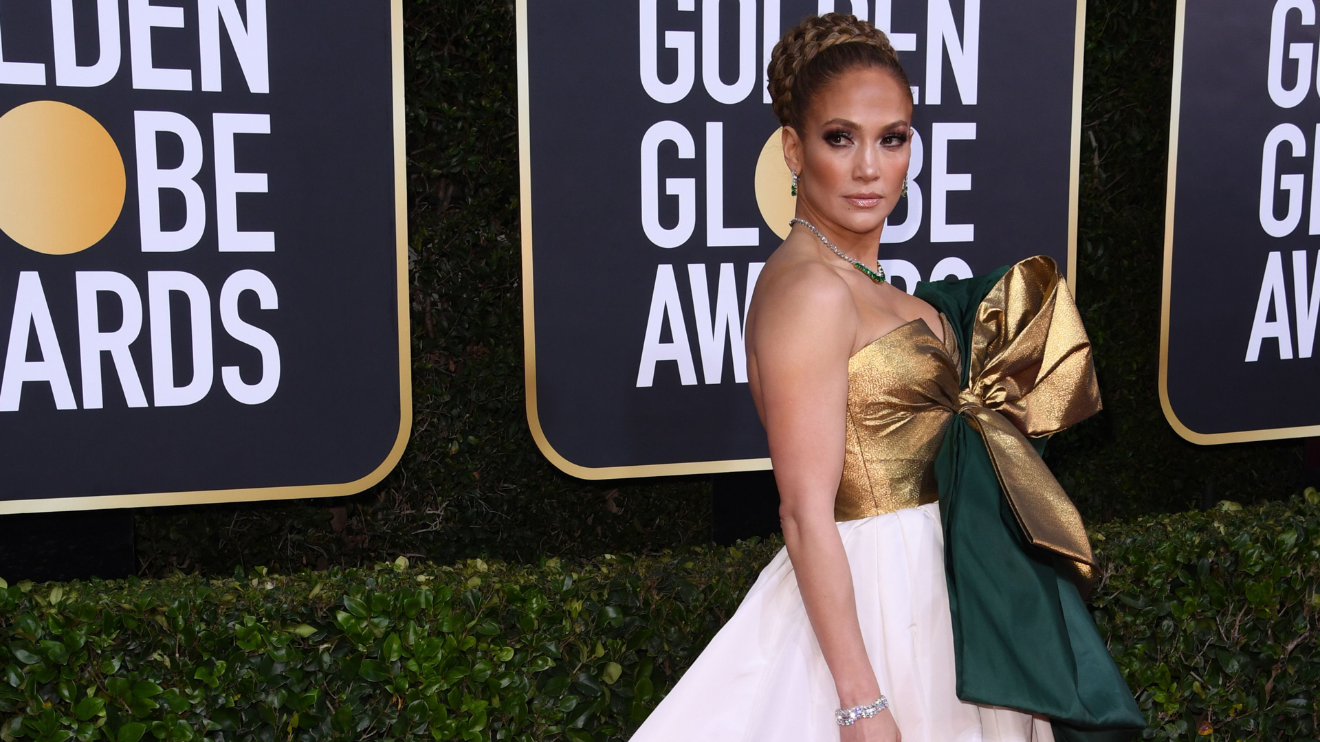 Jennifer Lopez pole dancing, Golden Globes 2020, SheKnows, 1920x1080 Full HD Desktop