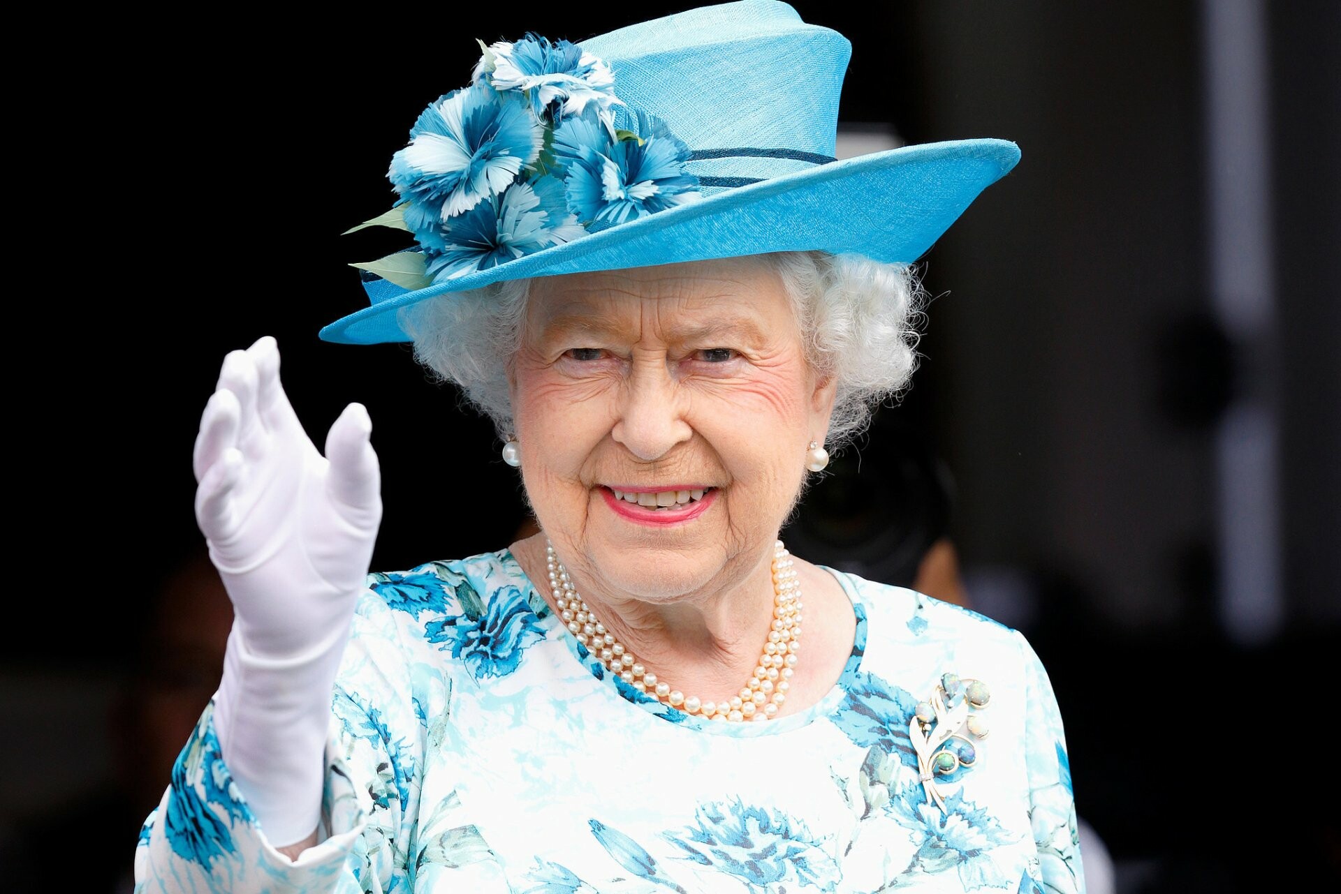 Elizabeth II (Celebs), Queen Elizabeth II's HD wallpapers, Royal majesty, Royal celebrity, 1920x1290 HD Desktop