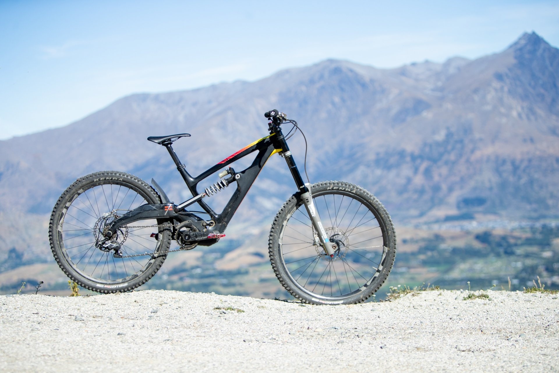 Polygon Bikes, Hollywood-style shoot, Free mountain bike magazine, UR team, 1920x1280 HD Desktop