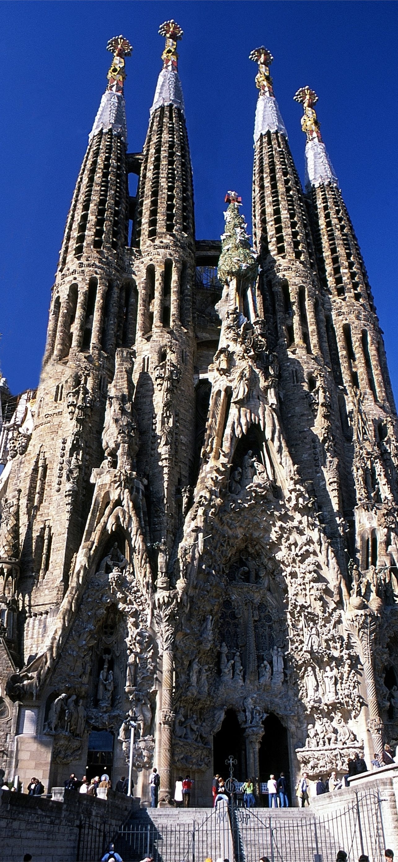 Sagrada Familia, Barcelona Wallpaper, 1290x2780 HD Phone