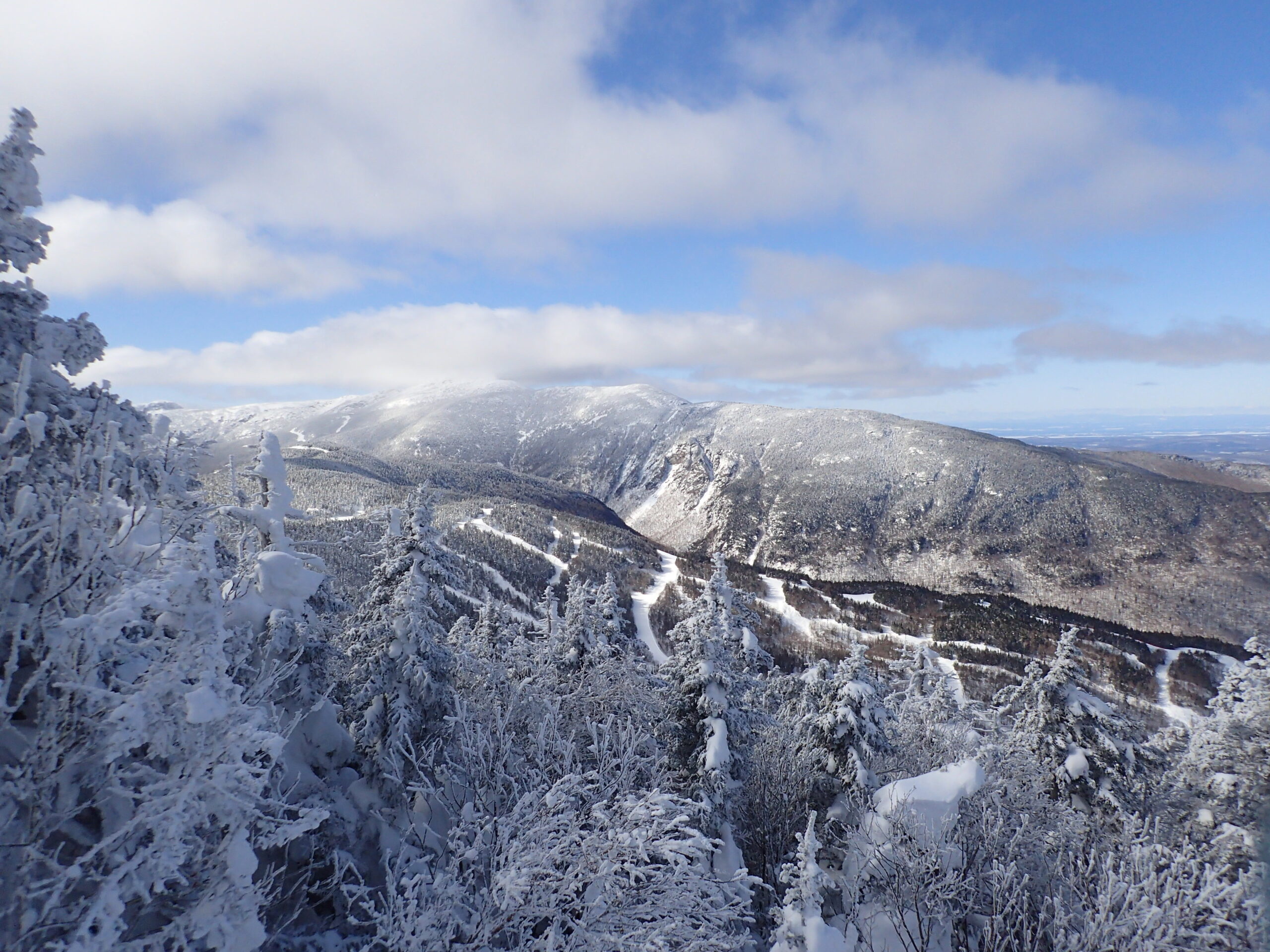 Smugglers' Notch, Breathtaking scenery, Hidden gem, Nature escape, 2560x1920 HD Desktop