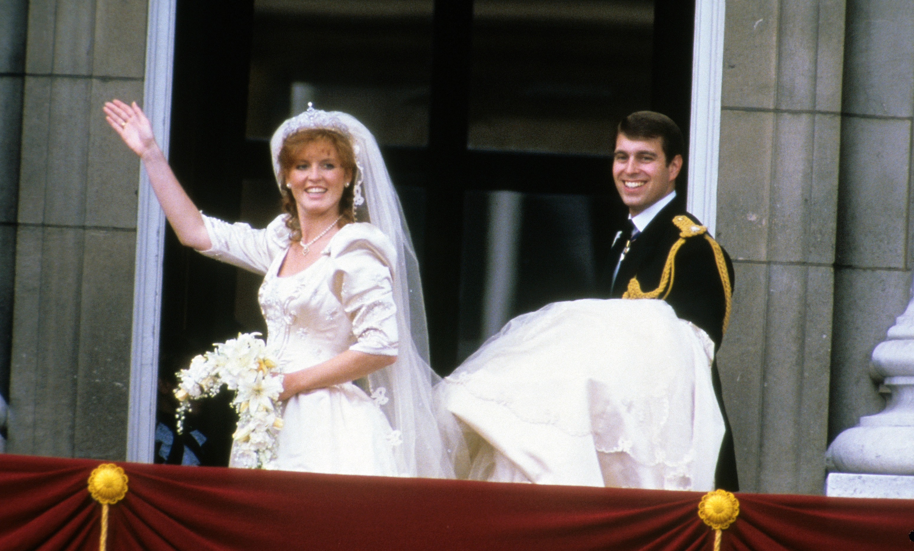 Sarah Ferguson, Celebs, wedding dress, prince andrew, 3100x1870 HD Desktop