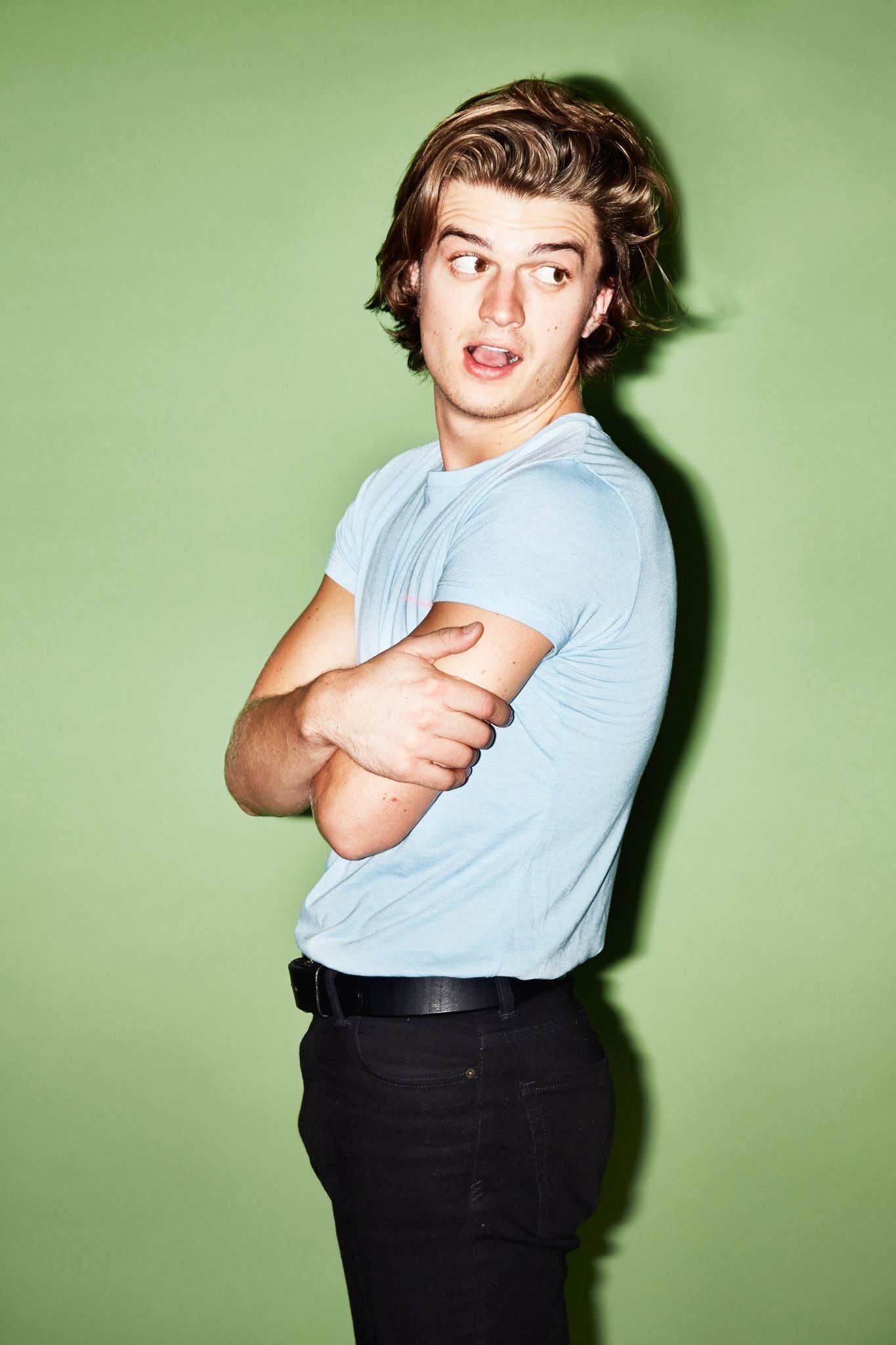 Joe Keery, Twitter highlights, Steve's character, Fan interactions, 1370x2050 HD Phone